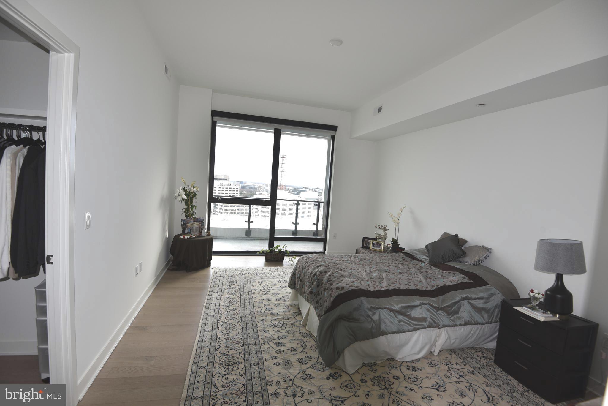 THE VERSE CONDO - Residential Lease