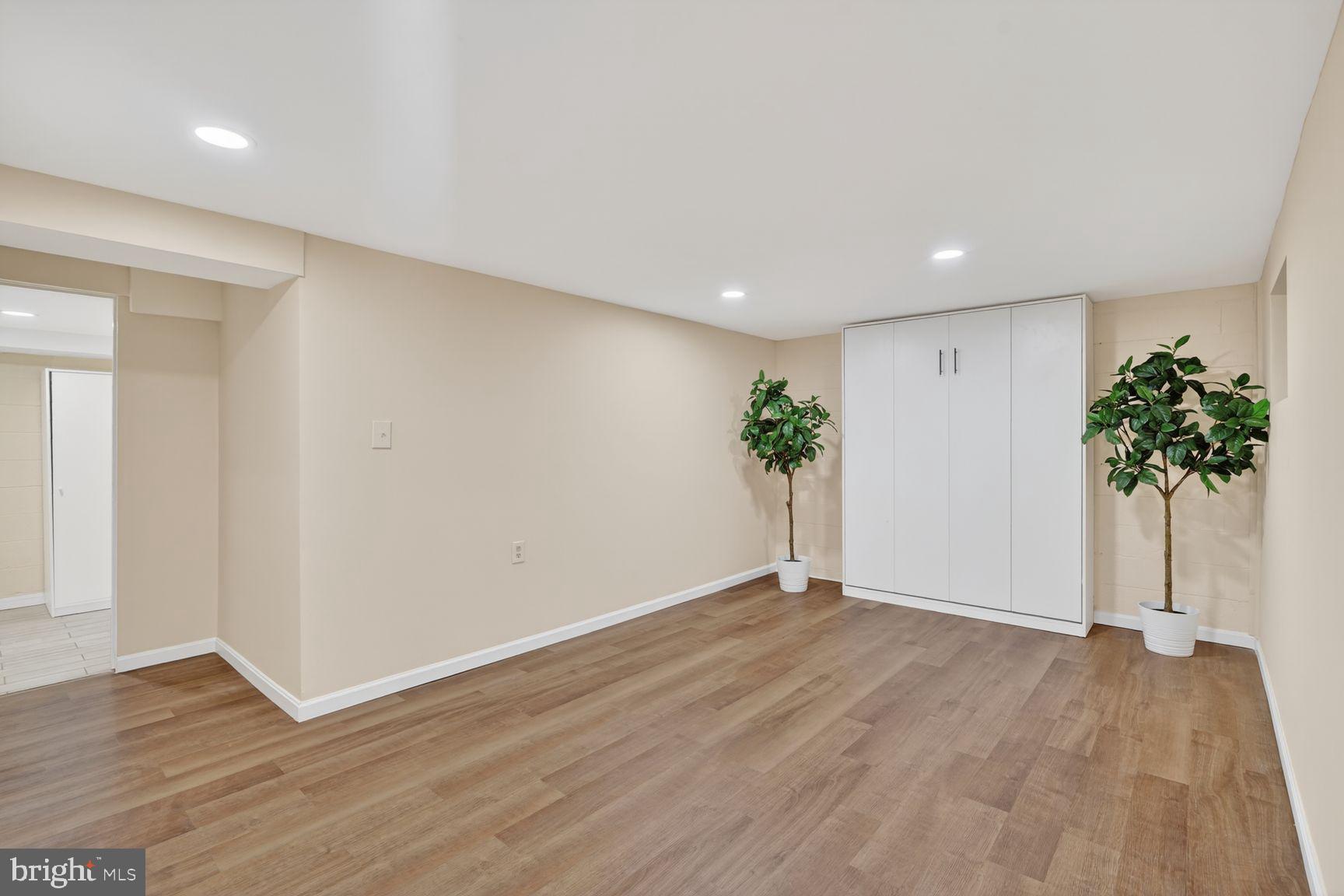 STEDWICK TOWNHOUSES - Residential