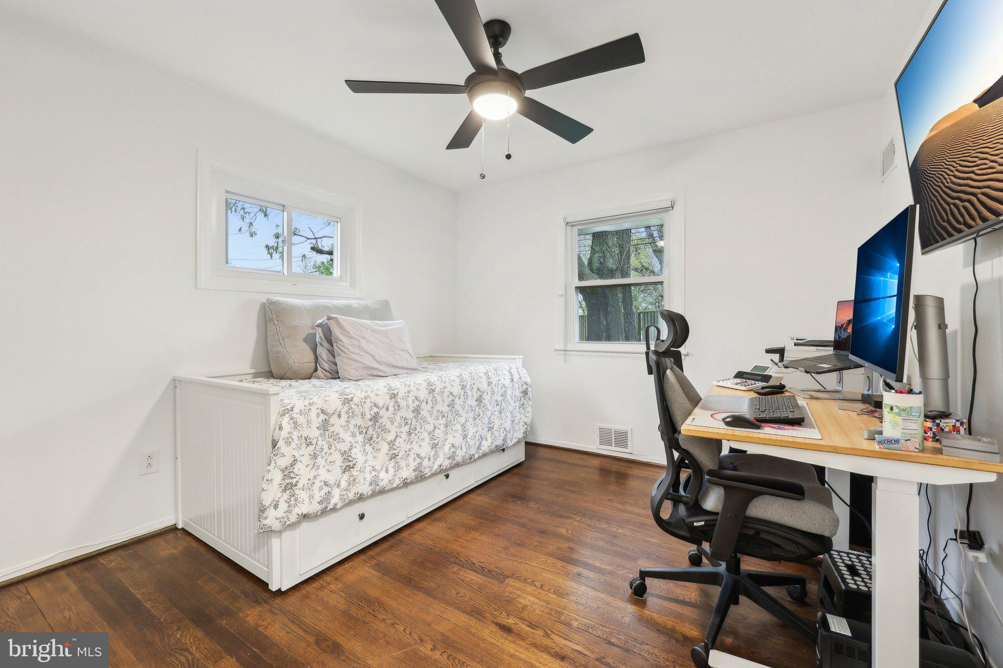BUCKNELL MANOR - Residential