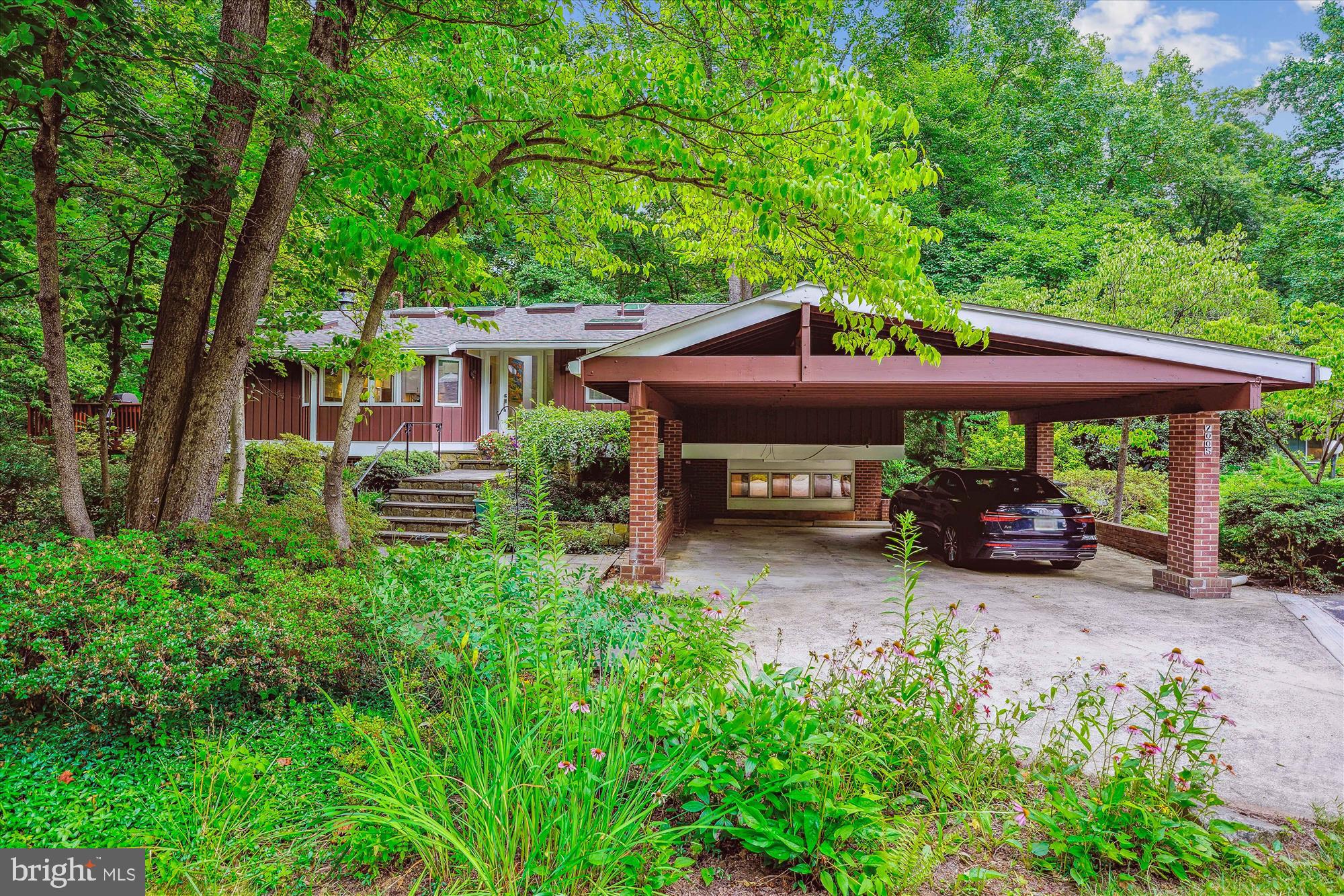 CARDEROCK SPRINGS - Residential