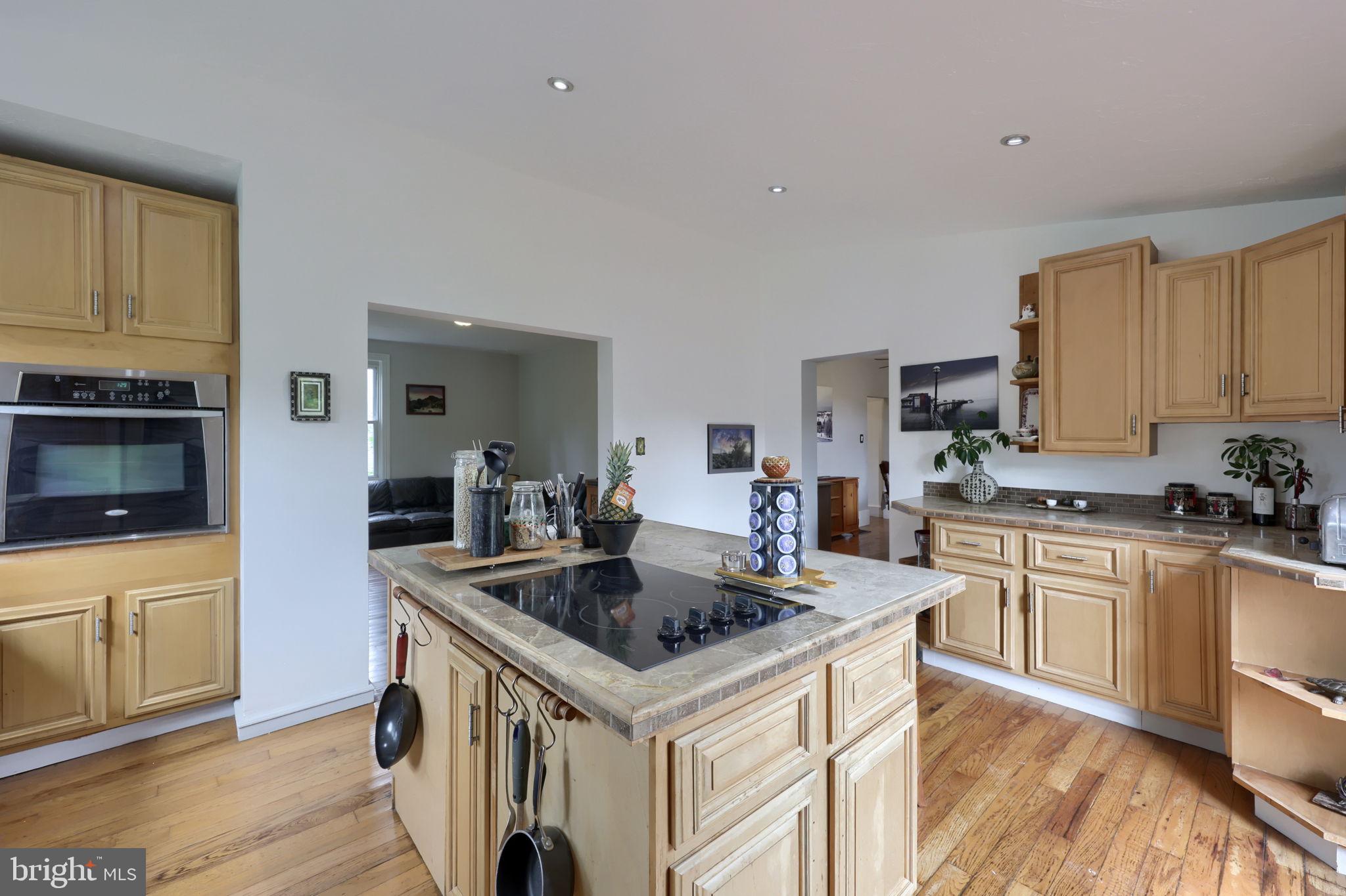 WINDSOR TWP - Residential