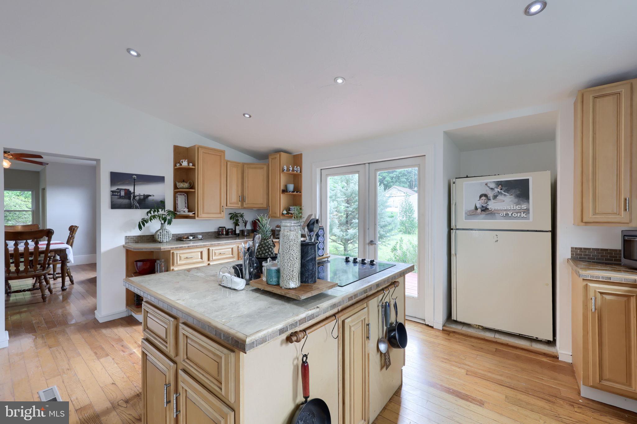 WINDSOR TWP - Residential