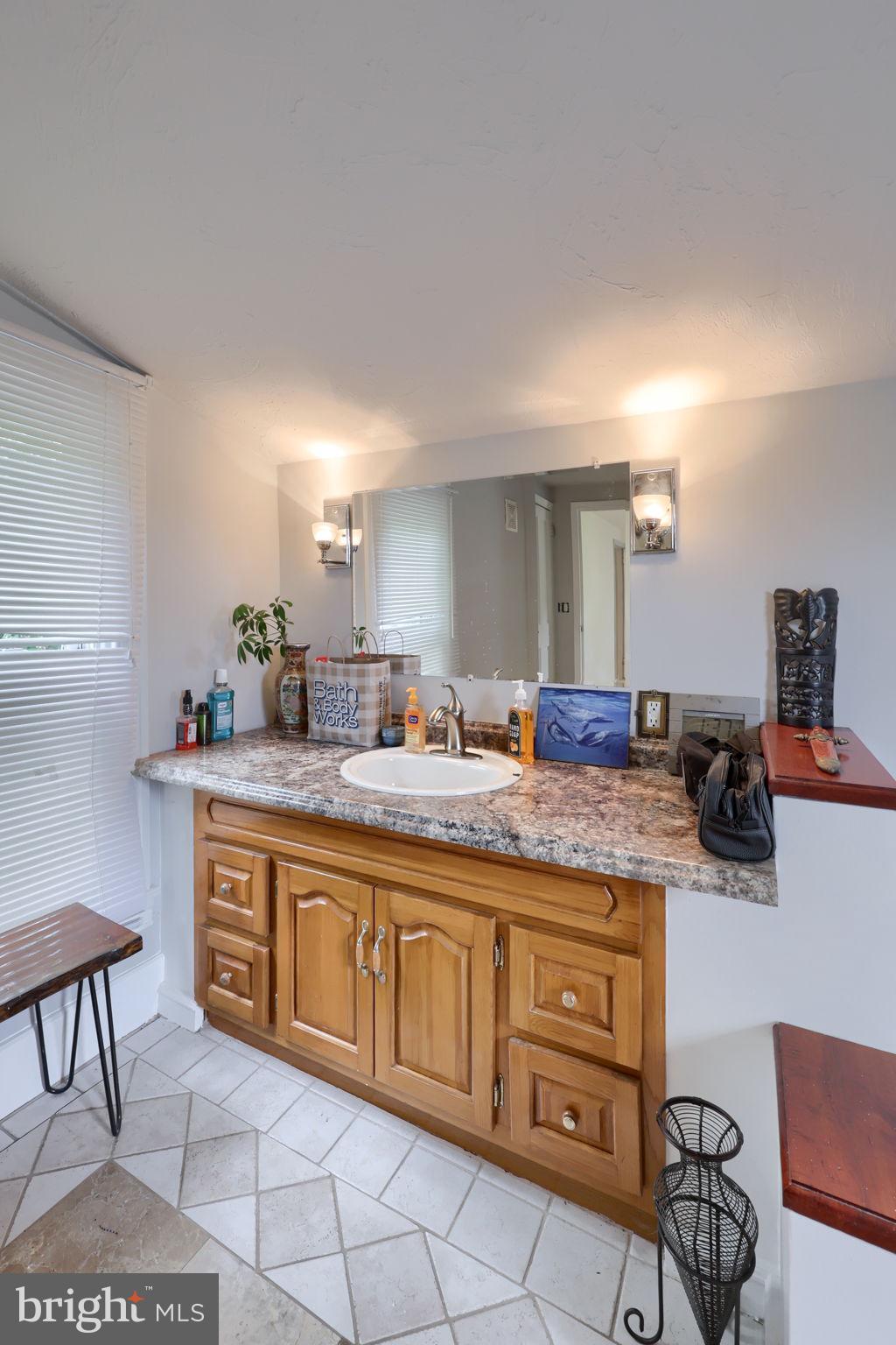 WINDSOR TWP - Residential