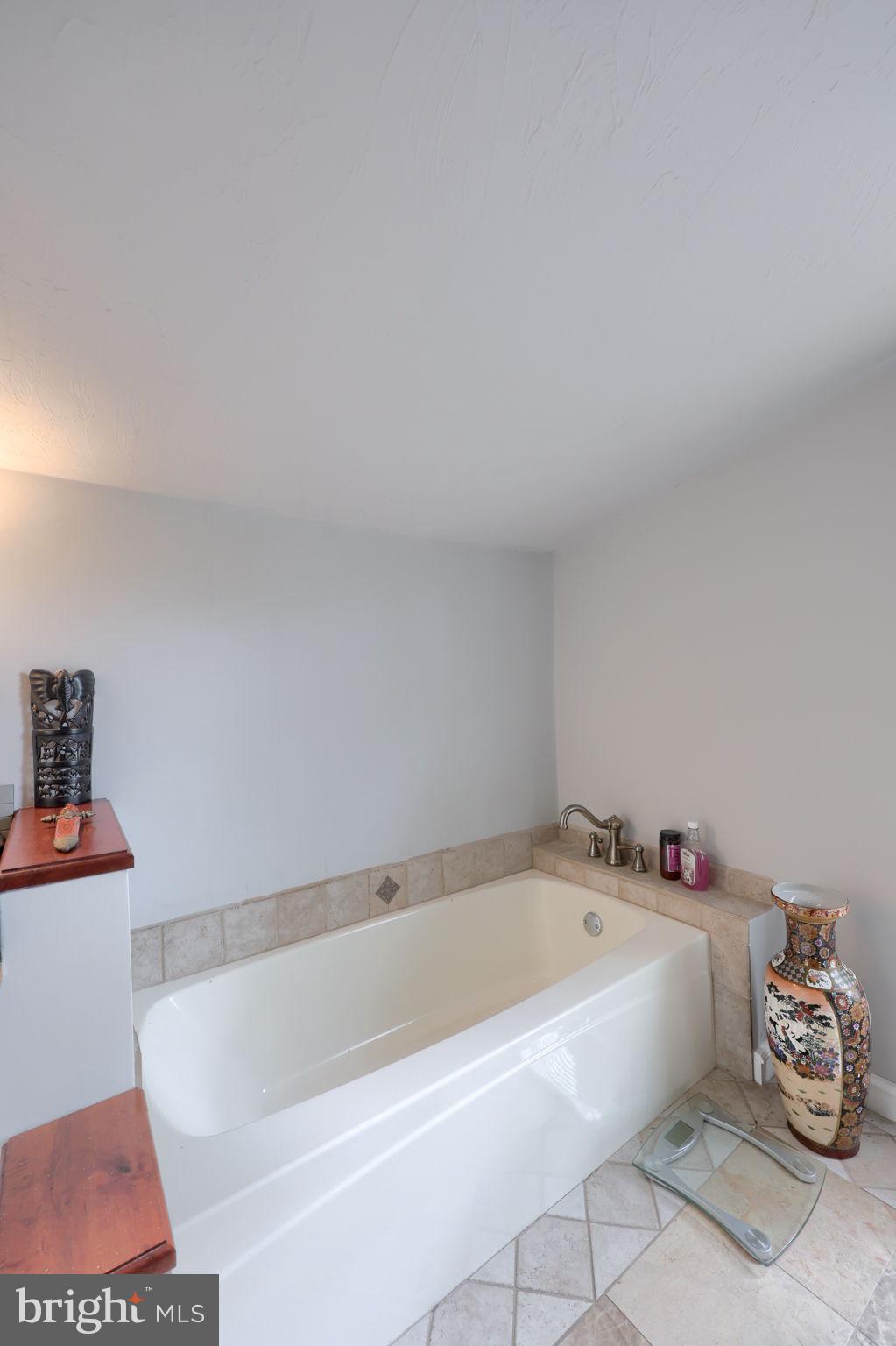 WINDSOR TWP - Residential