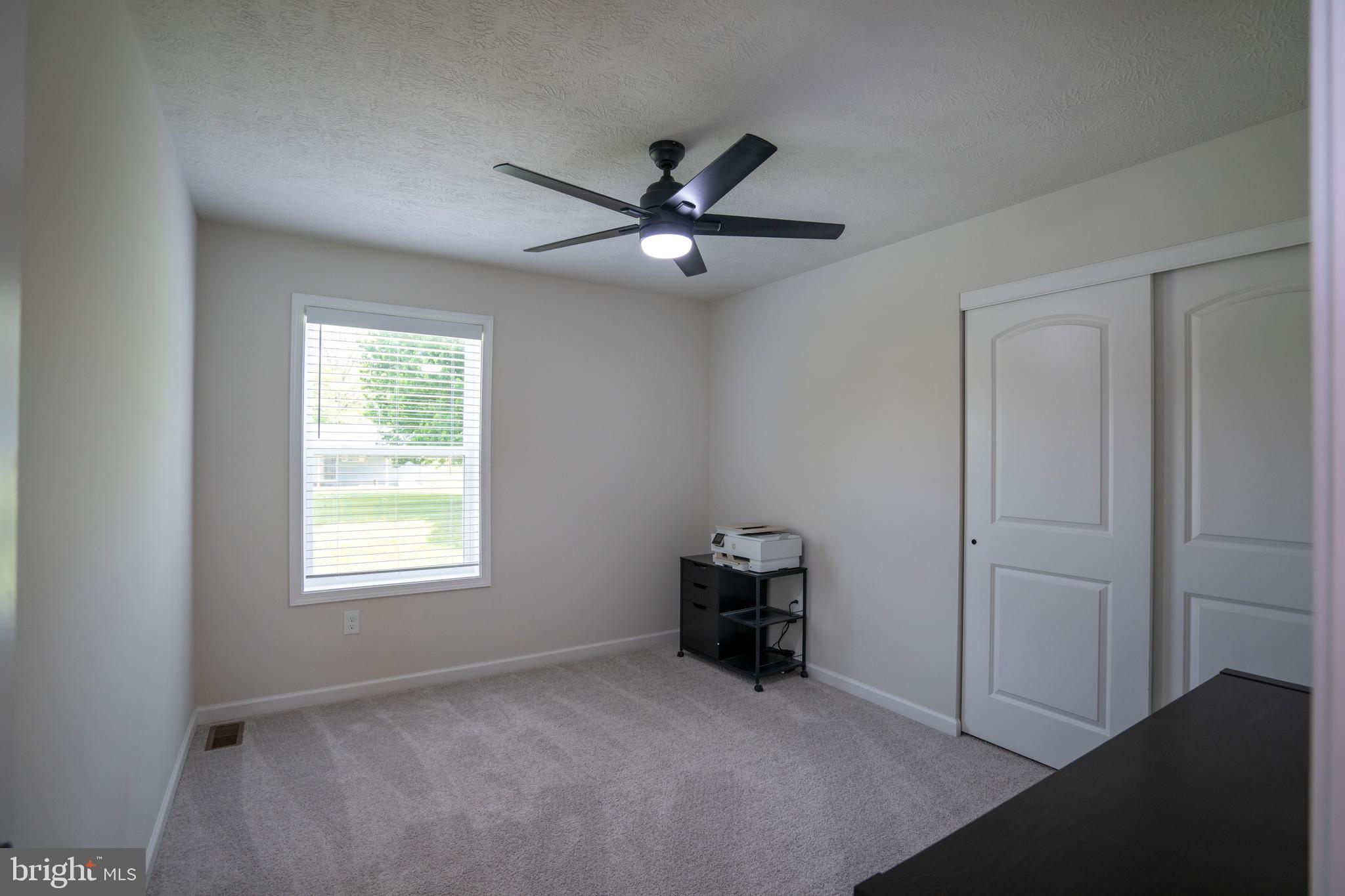 COLONIAL HILLS - Residential