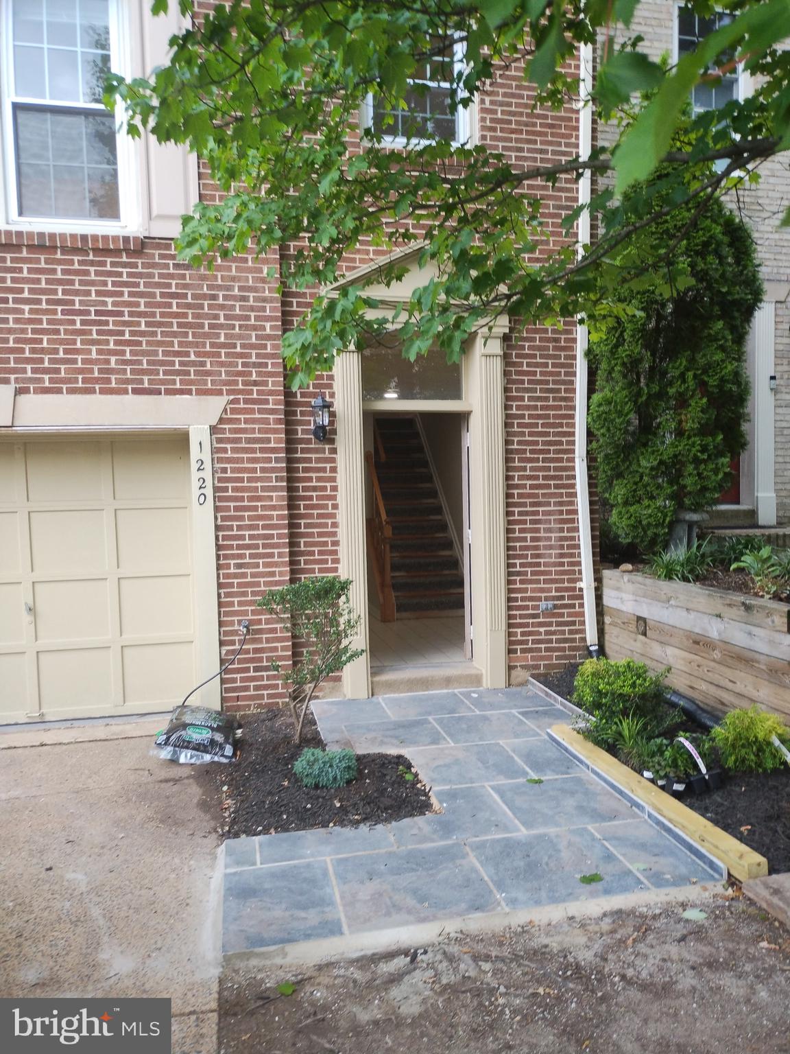 QUAKER HILL - Residential