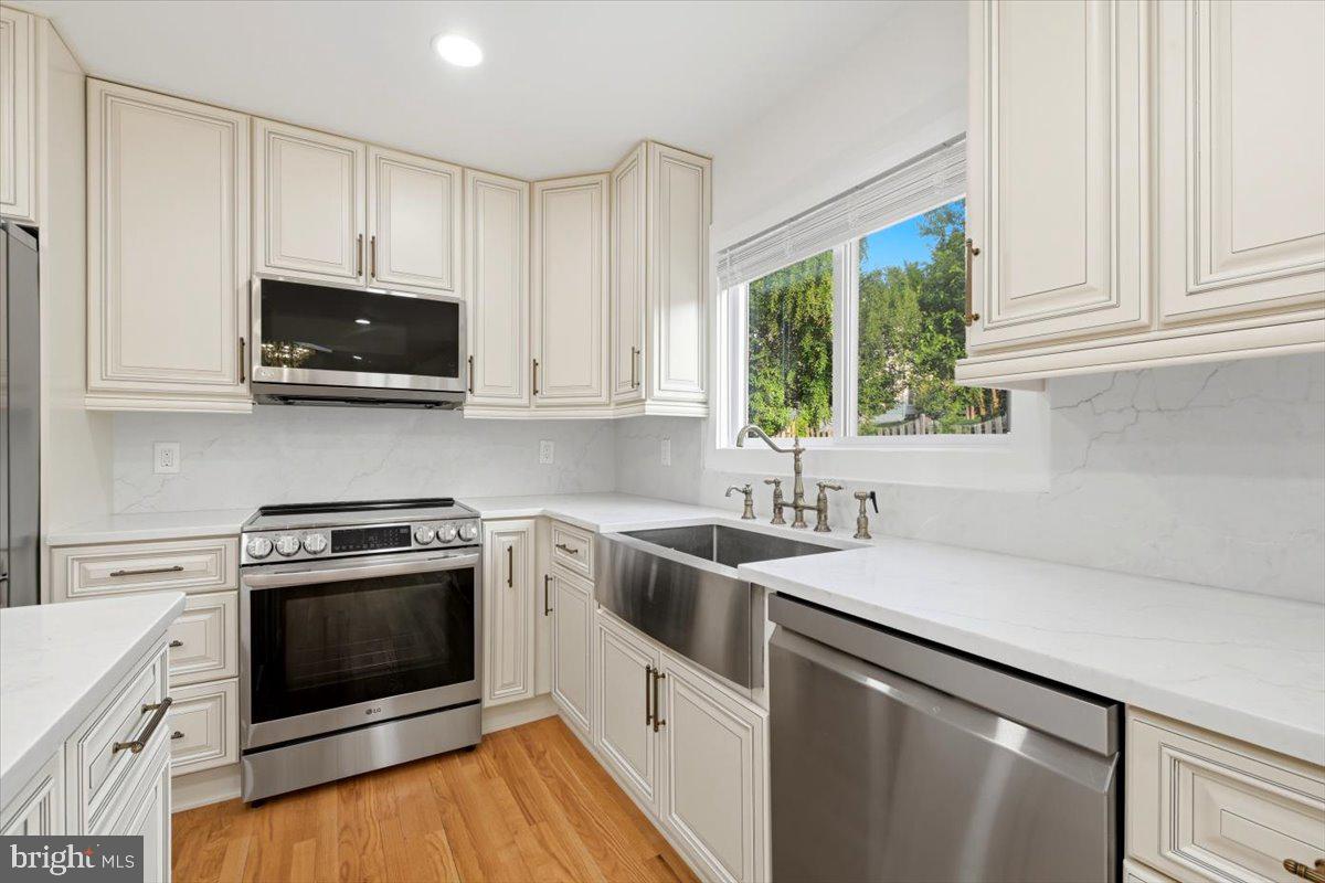 HASTINGS HUNT - Residential