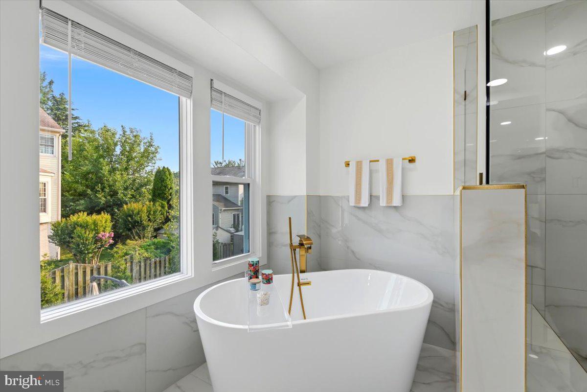 HASTINGS HUNT - Residential