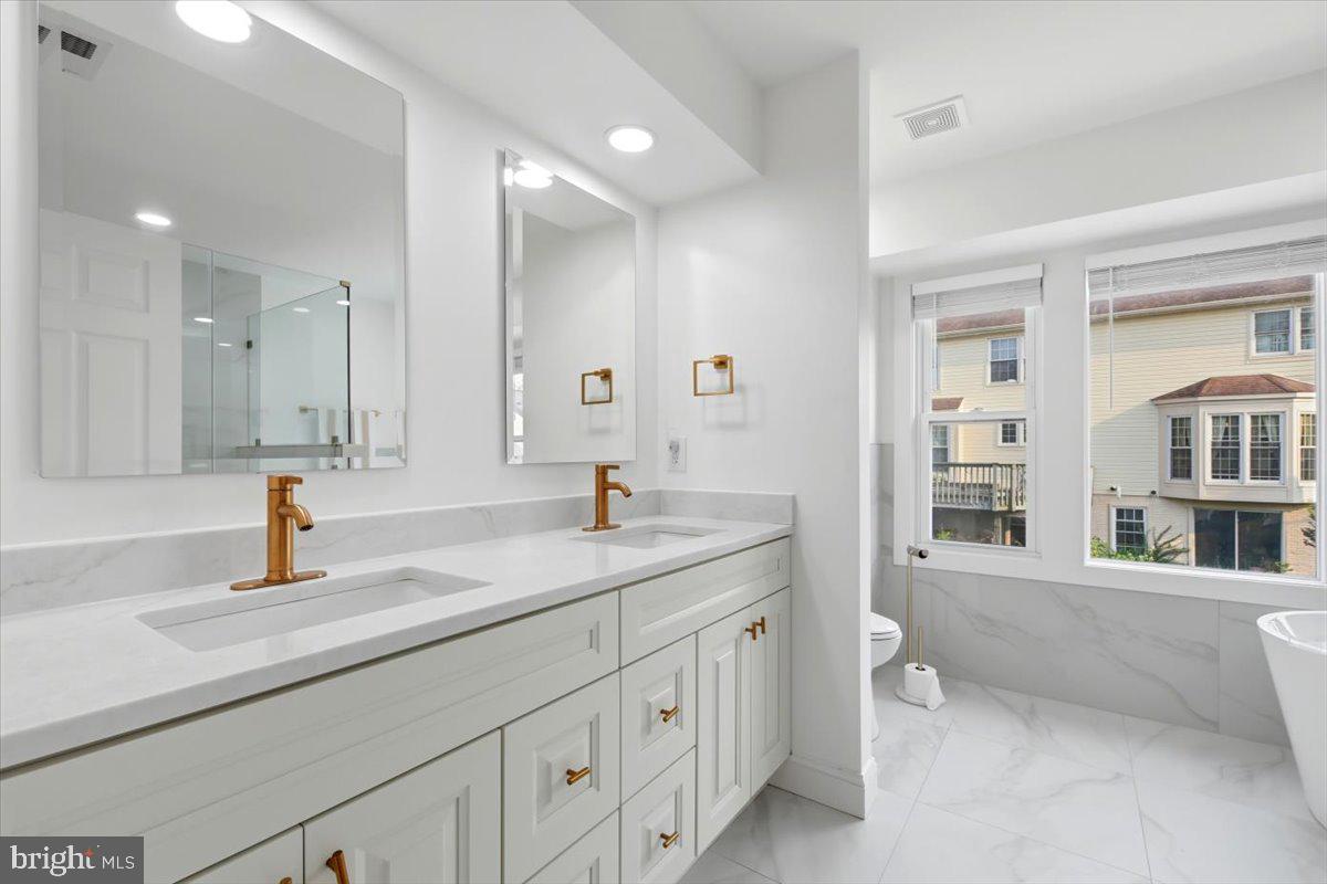 HASTINGS HUNT - Residential