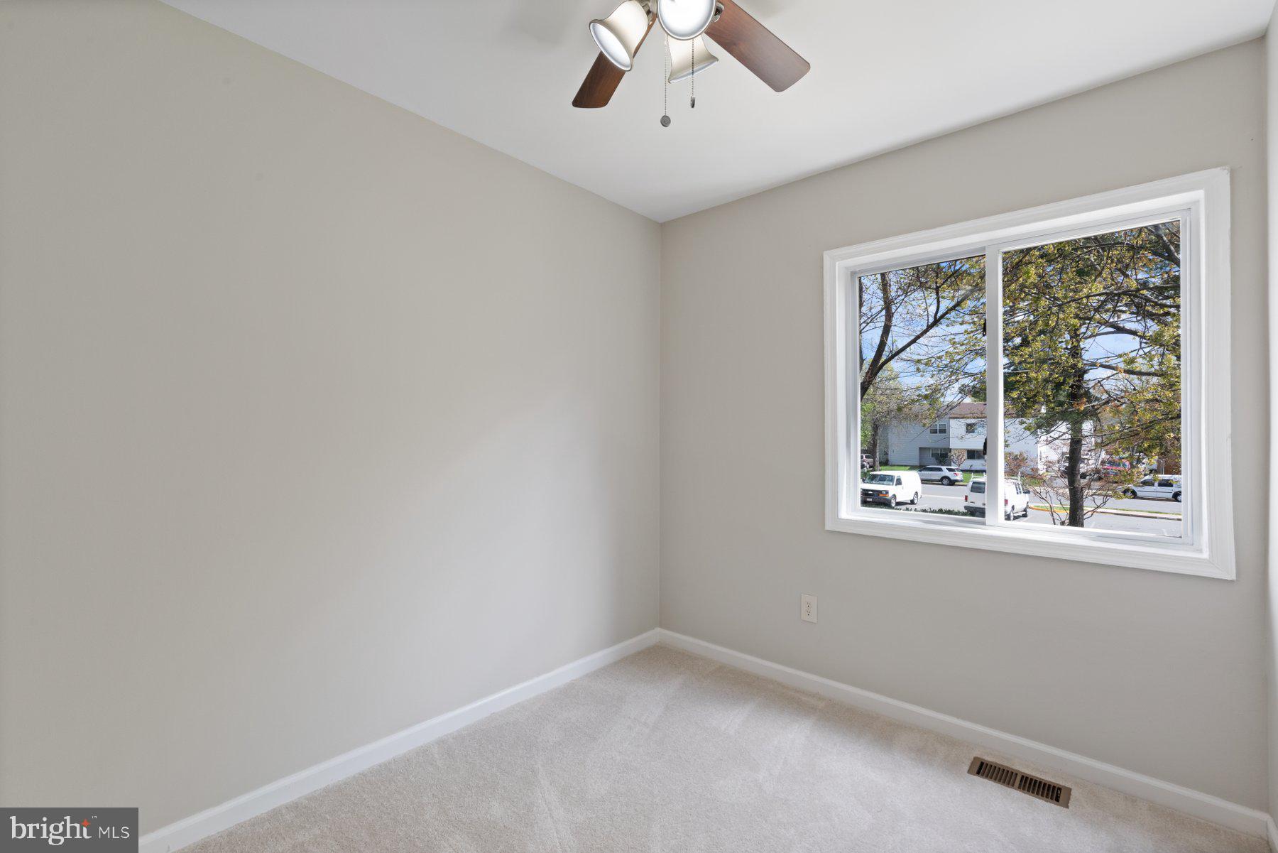 COURTS OF CHANDON - Residential Lease