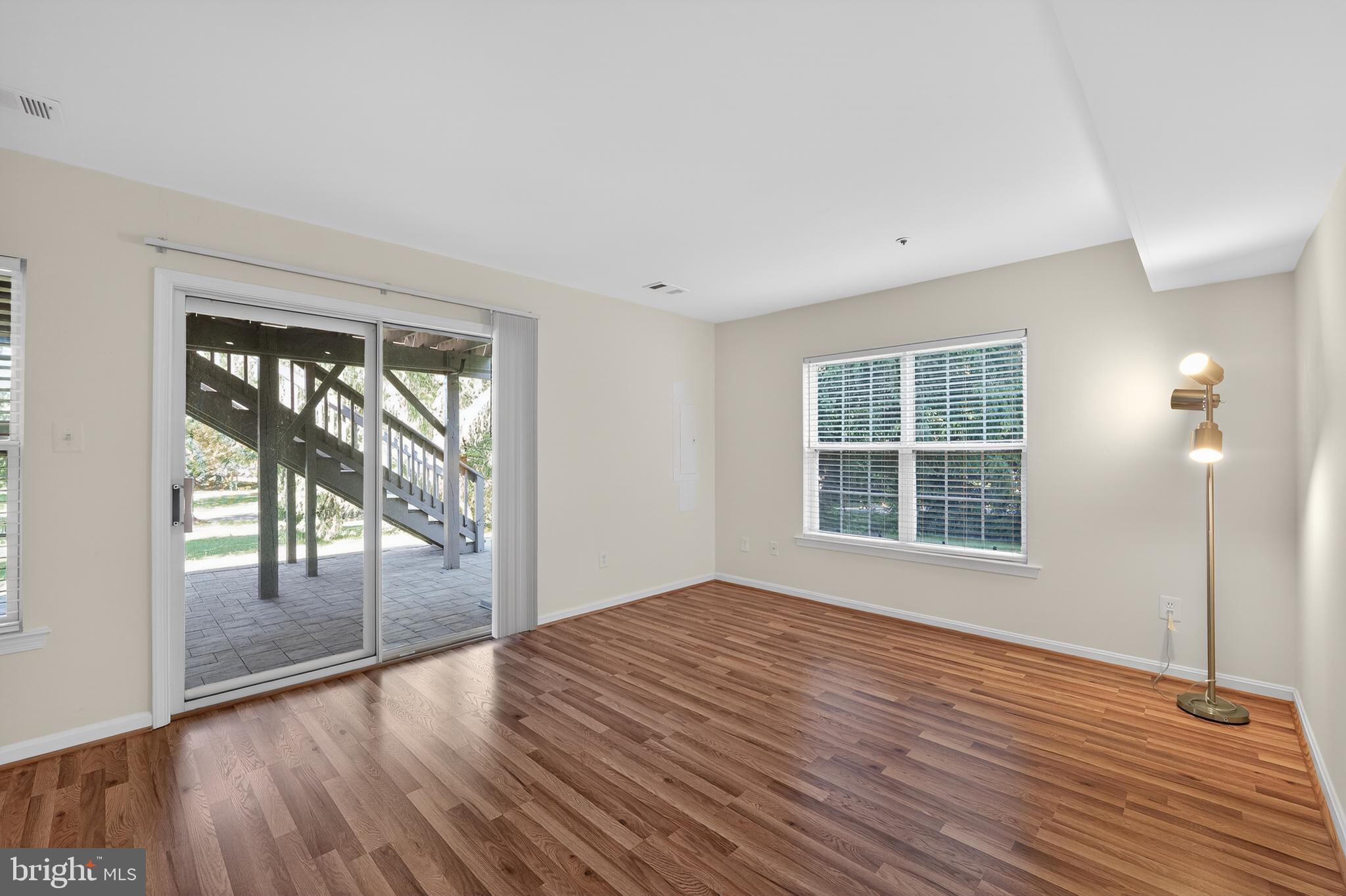 RIDGEFIELD - Residential