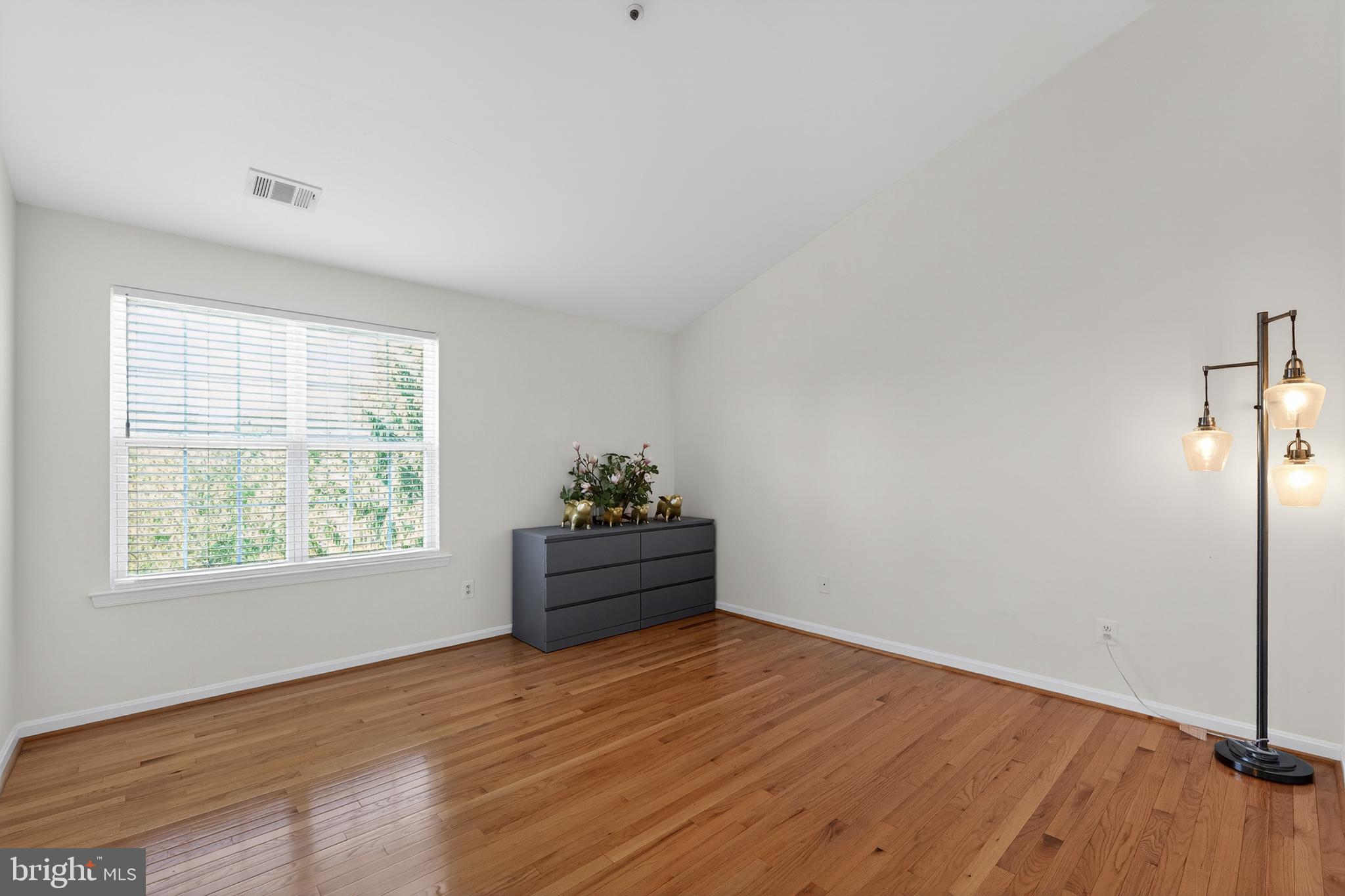 RIDGEFIELD - Residential