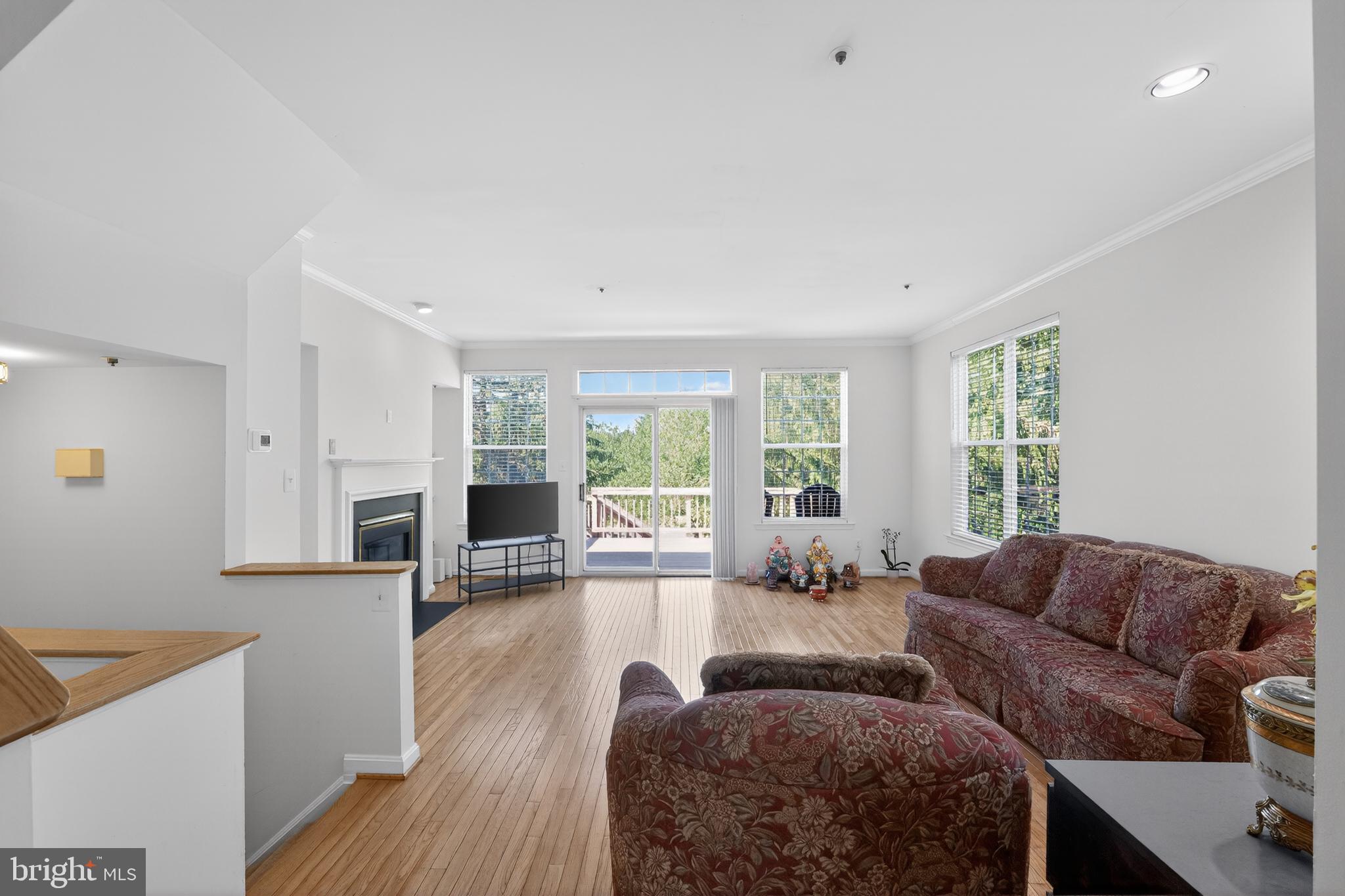 RIDGEFIELD - Residential