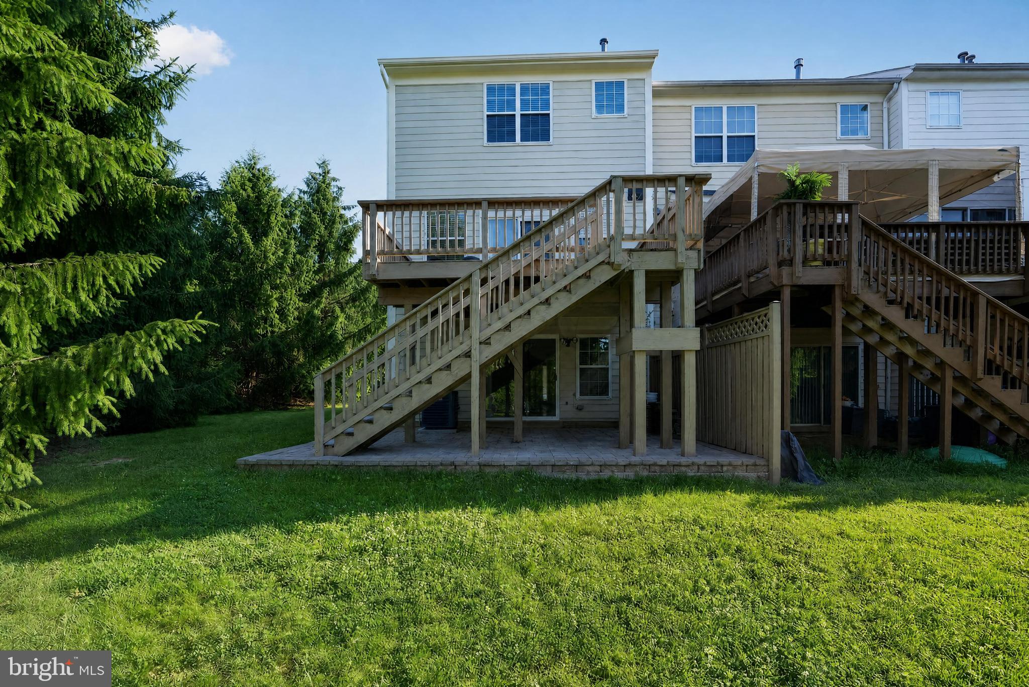 RIDGEFIELD - Residential