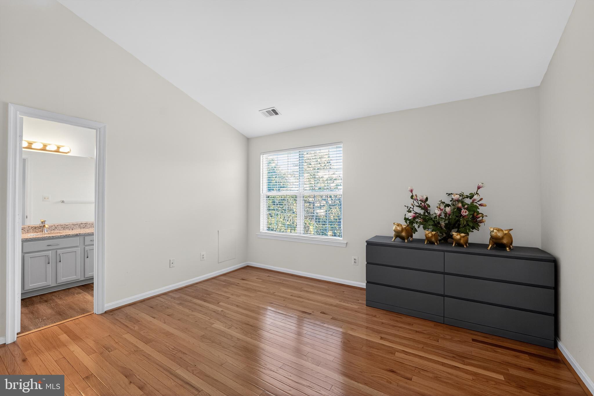 RIDGEFIELD - Residential