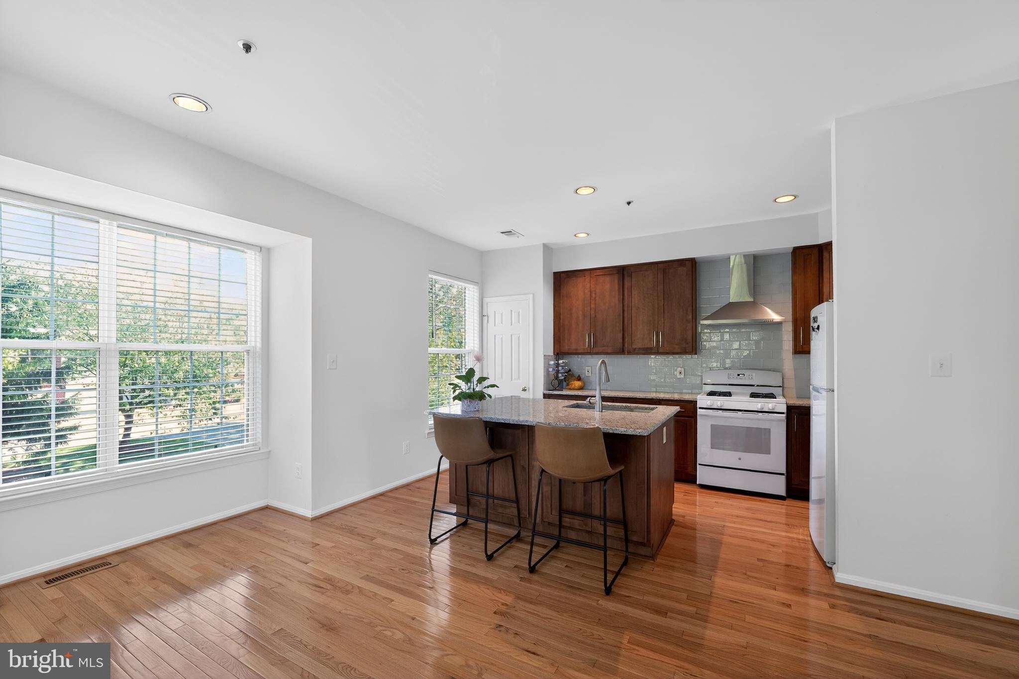 RIDGEFIELD - Residential