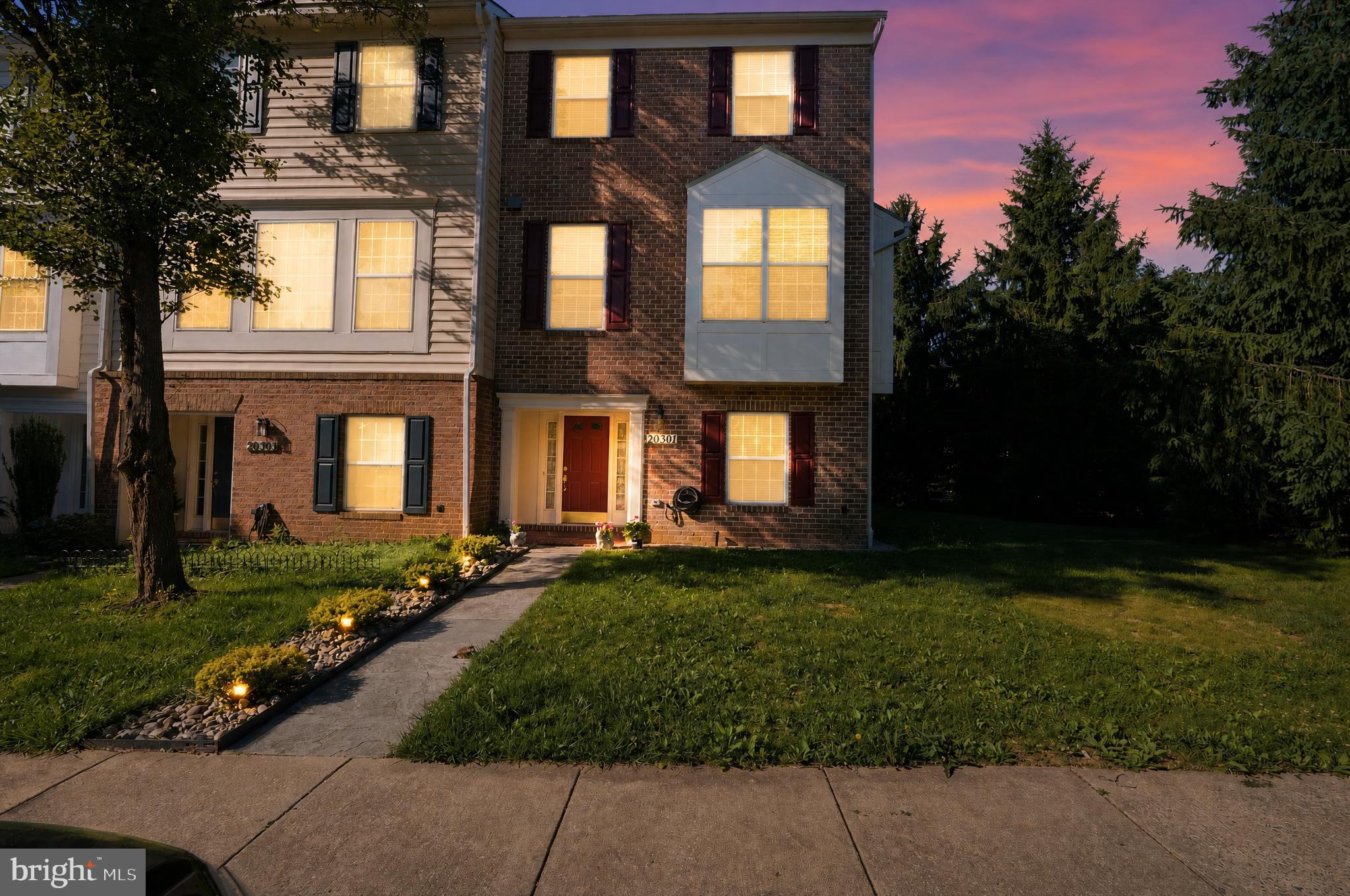 RIDGEFIELD - Residential