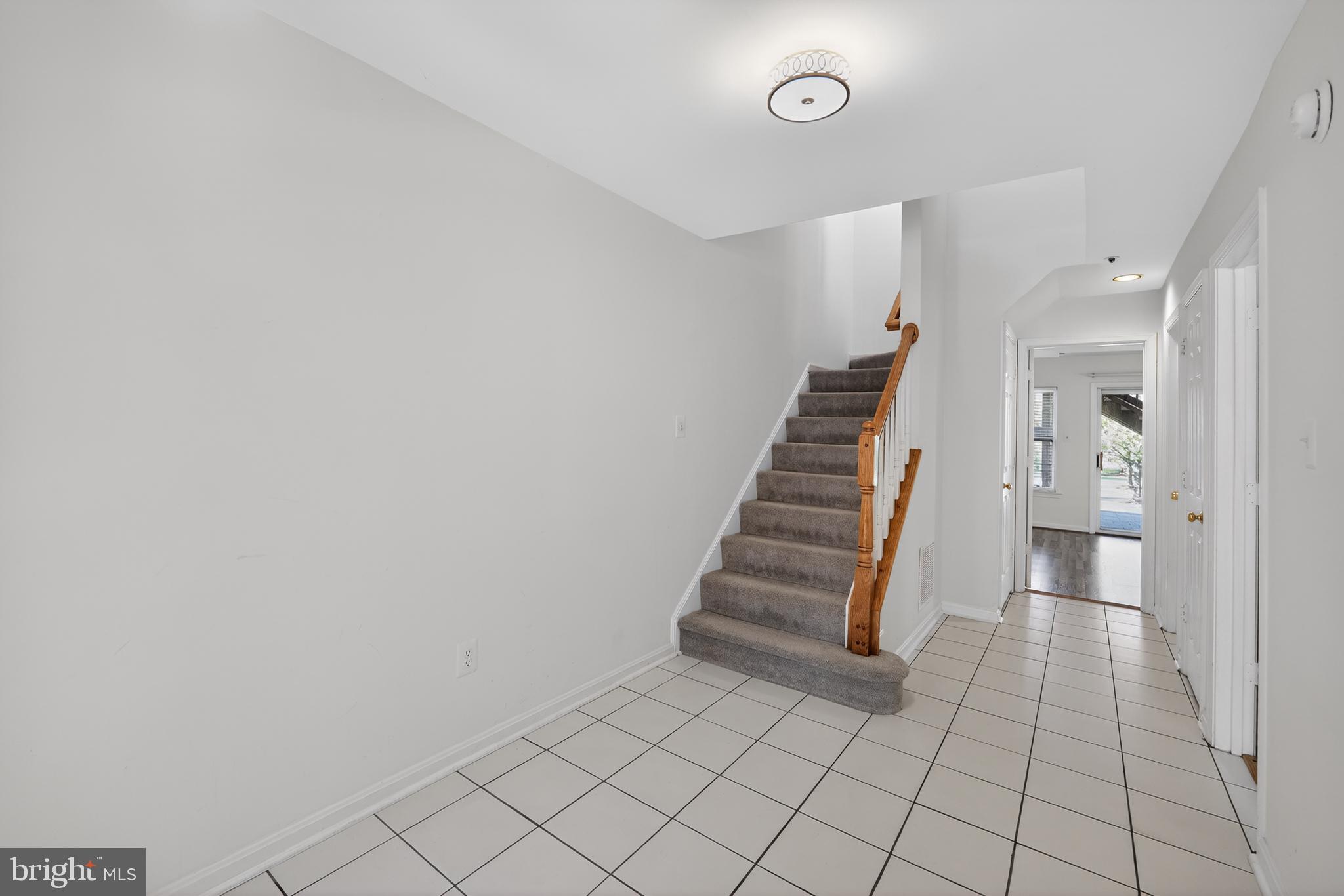 RIDGEFIELD - Residential