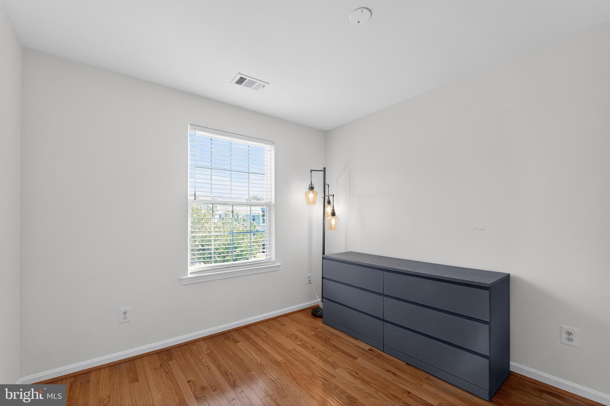 RIDGEFIELD - Residential