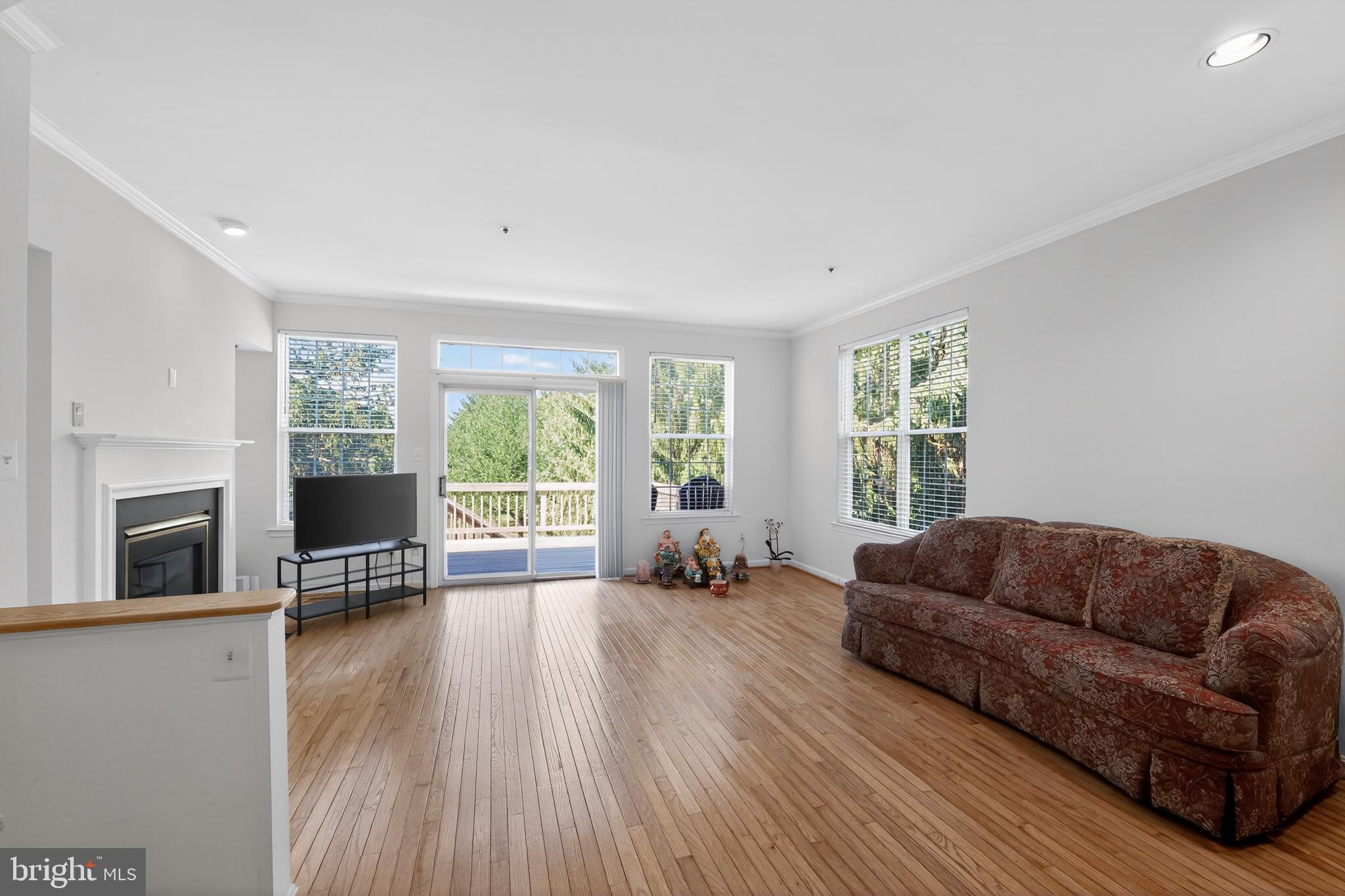 RIDGEFIELD - Residential