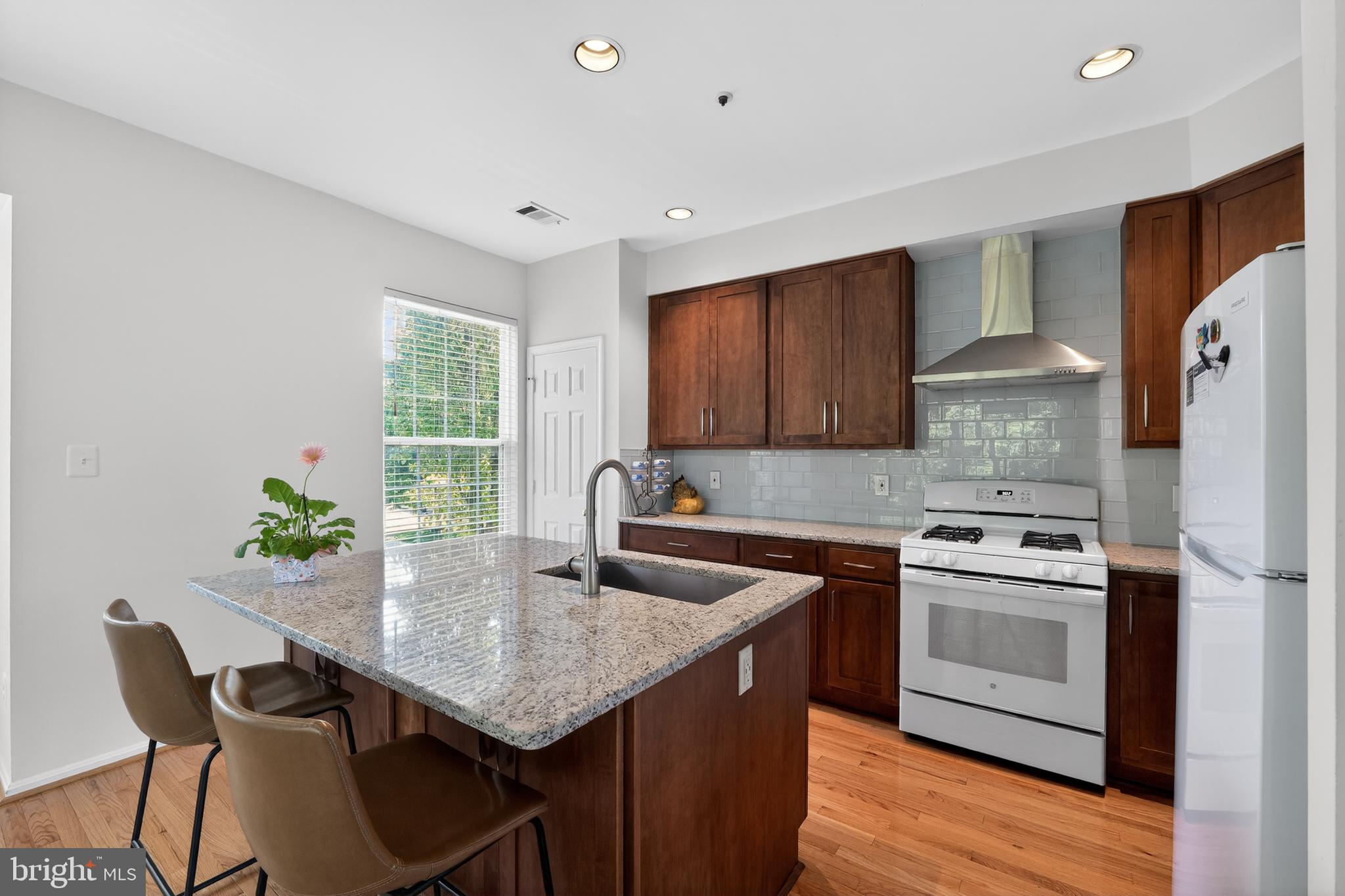 RIDGEFIELD - Residential