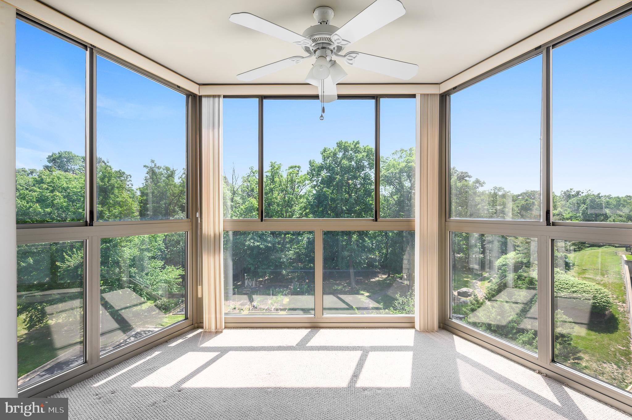 LANSDOWNE WOODS - Residential