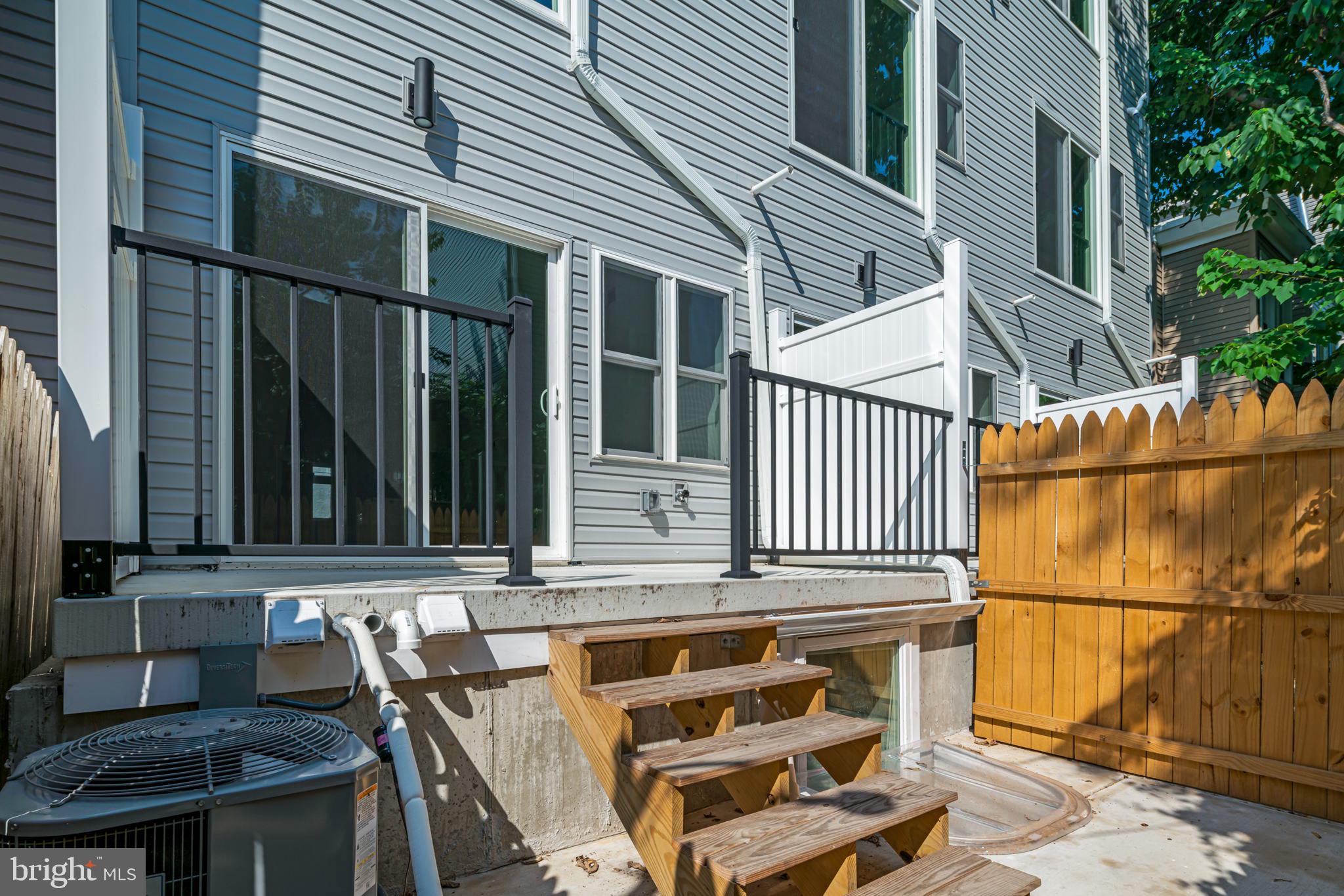 GRAYS FERRY - Residential Income