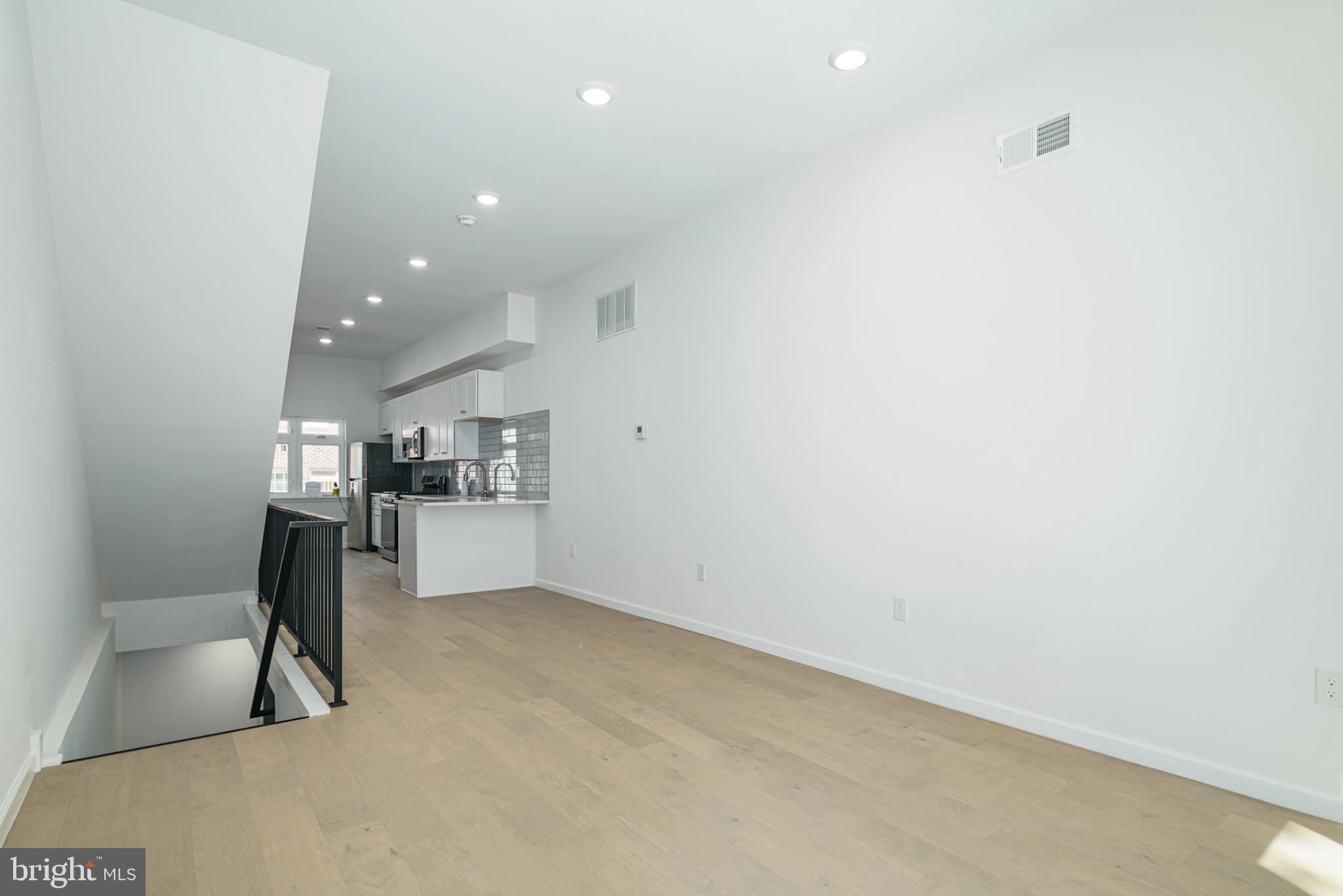 GRAYS FERRY - Residential Income