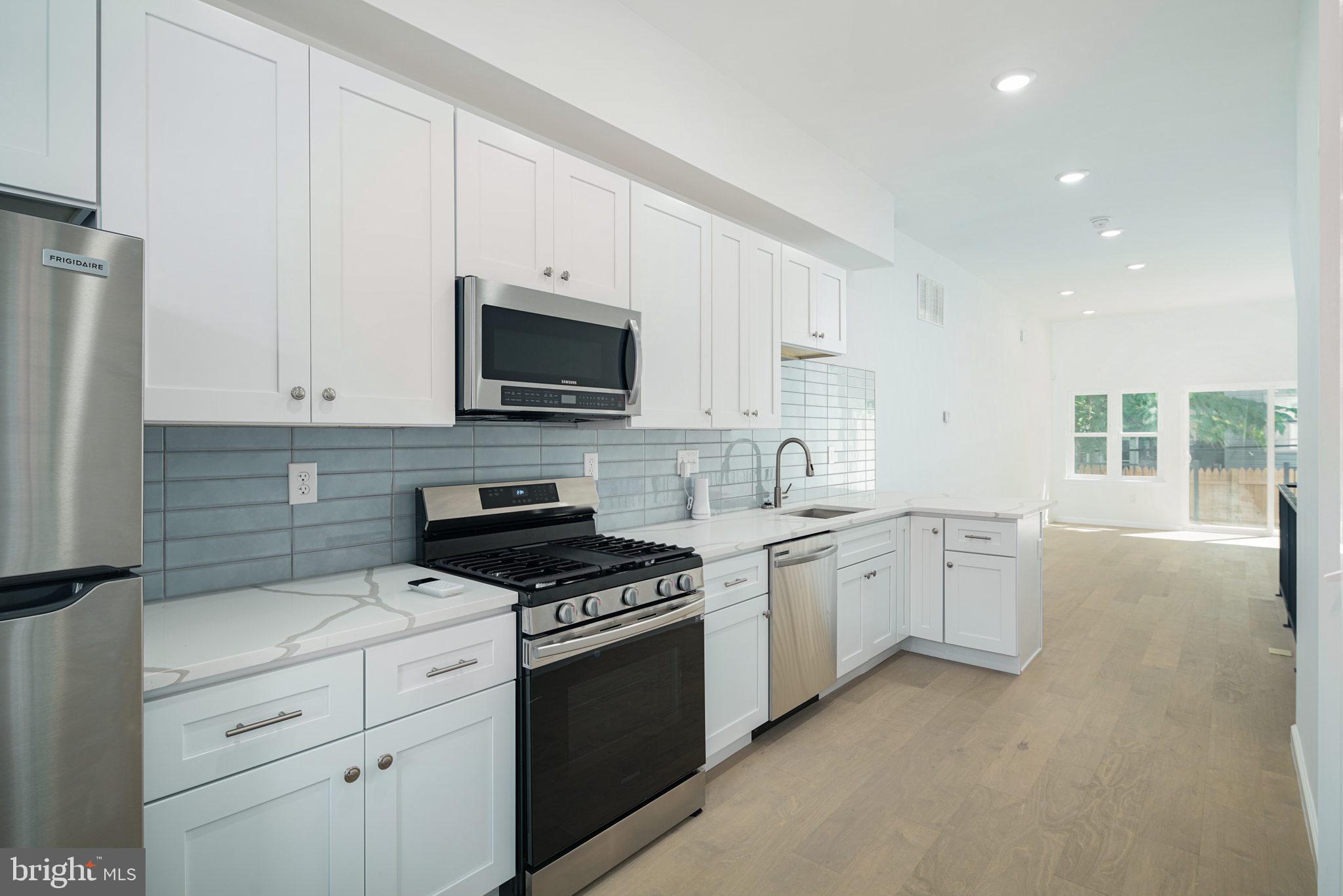 GRAYS FERRY - Residential Income