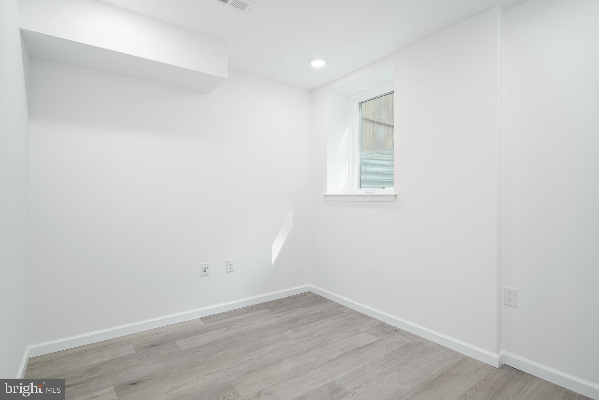GRAYS FERRY - Residential Income