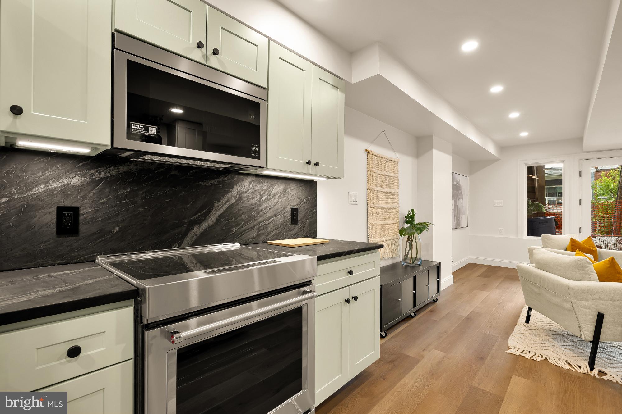 MOUNT PLEASANT - Residential
