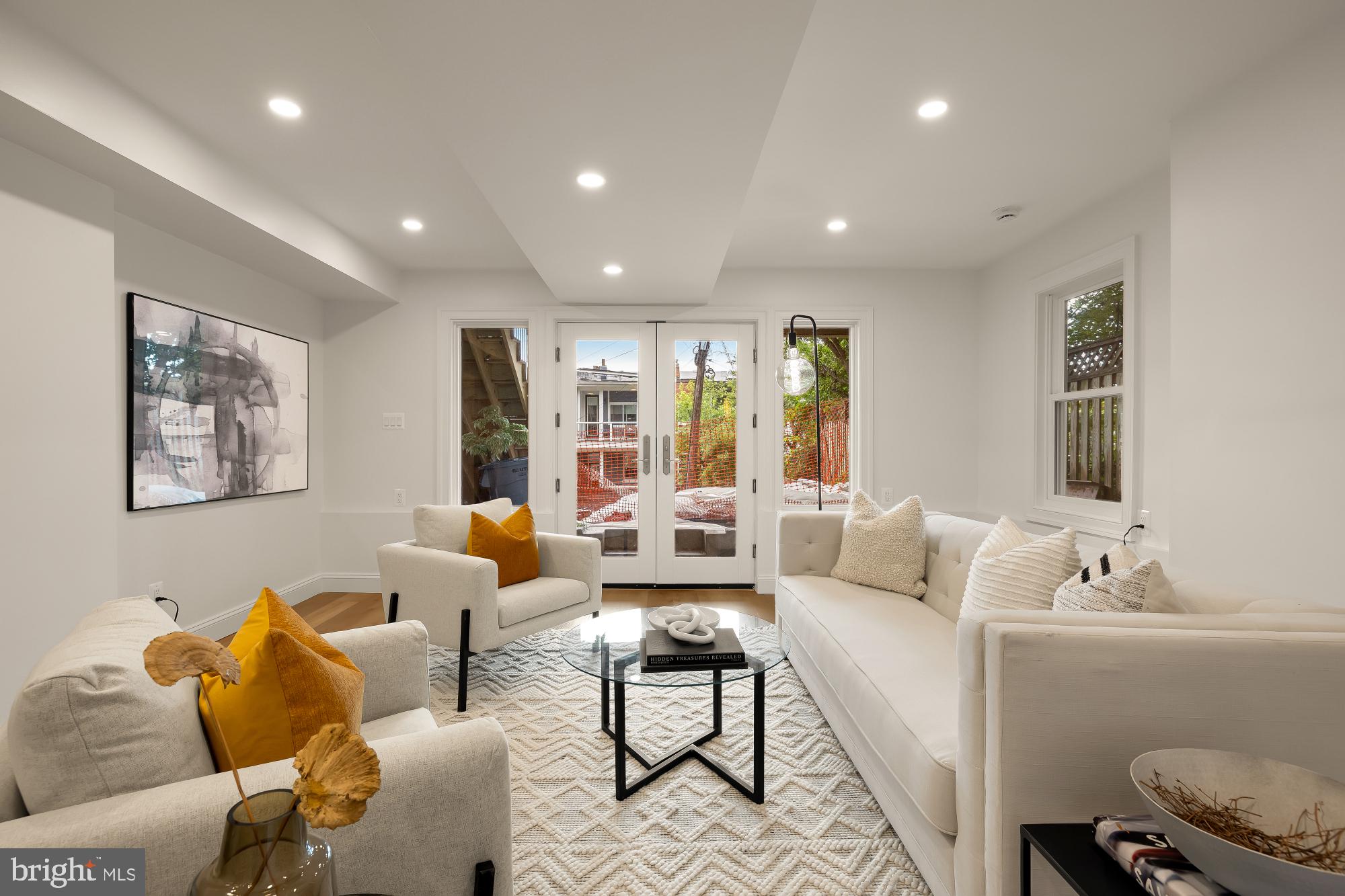 MOUNT PLEASANT - Residential