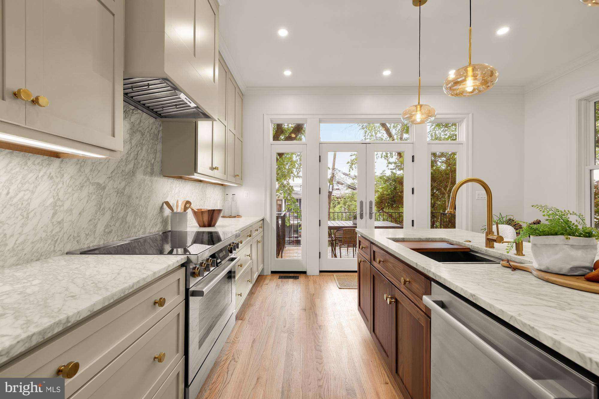 MOUNT PLEASANT - Residential