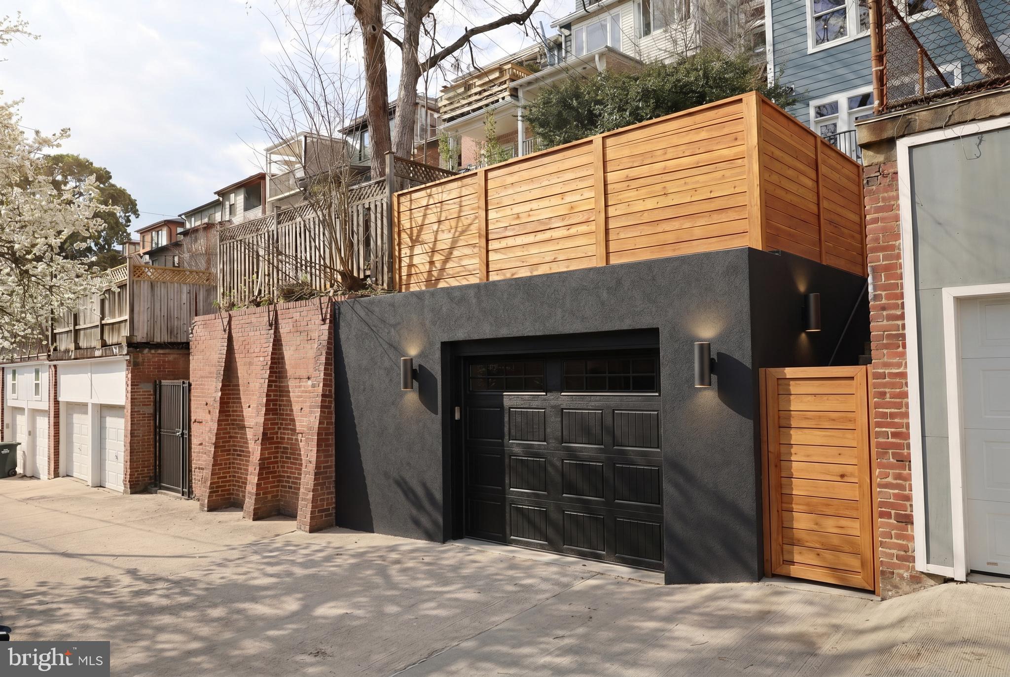 MOUNT PLEASANT - Residential
