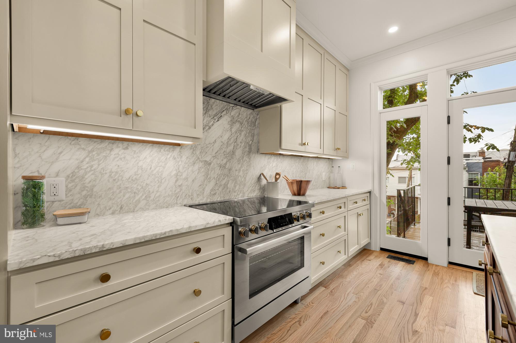 MOUNT PLEASANT - Residential
