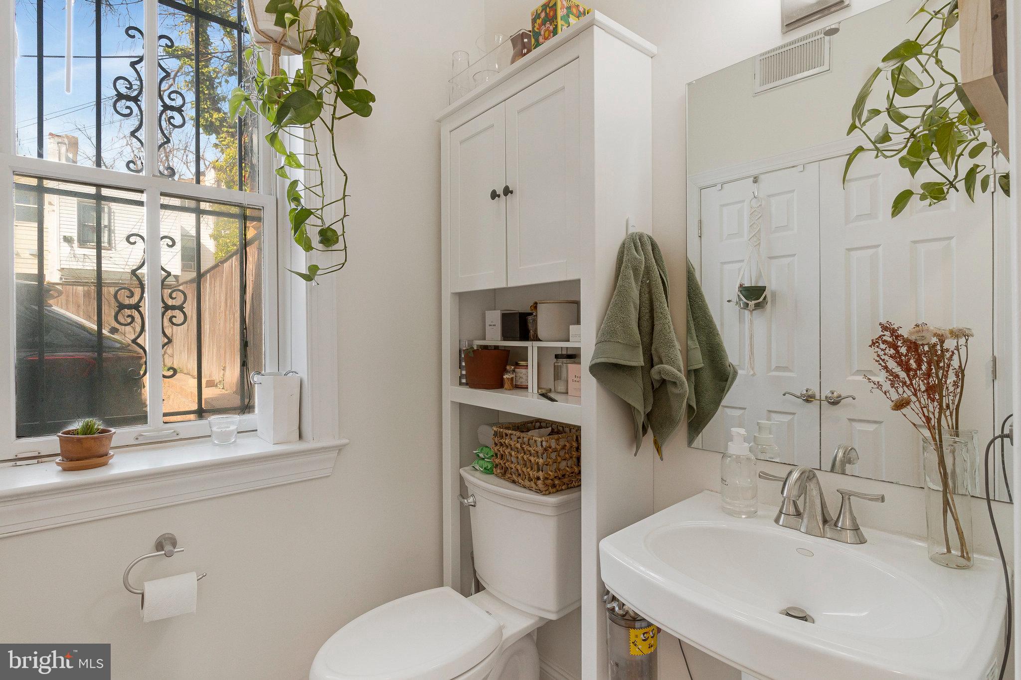 LEDROIT PARK - Residential Income