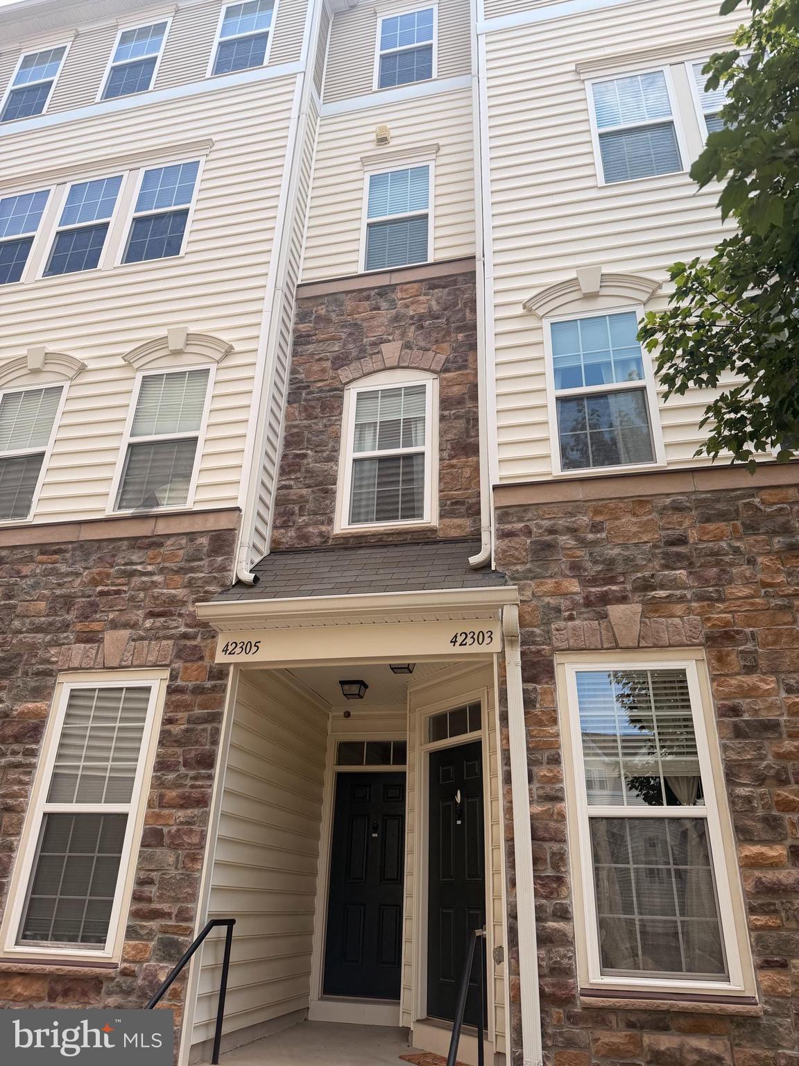 Welcome to 42303 San Juan Ter, a beautifully well-kept two-story townhome-style condo in the sought-after Stone Ridge community of Aldie. This spacious home features an open floor plan, a large kitchen perfect for everyday living and entertaining, 3 generously sized bedrooms, and a versatile  4th  bonus room ideal for a home office, guest space, playroom, or fitness area. 

Enjoy the many amenities Stone Ridge has to offer, including walking trails, pools, a fitness center, courts, a community center, and more. Conveniently located near Route 50, major commuter routes, shopping, dining, and everyday conveniences. 

A wonderful opportunity to own in one of Aldie’s most desirable communities!