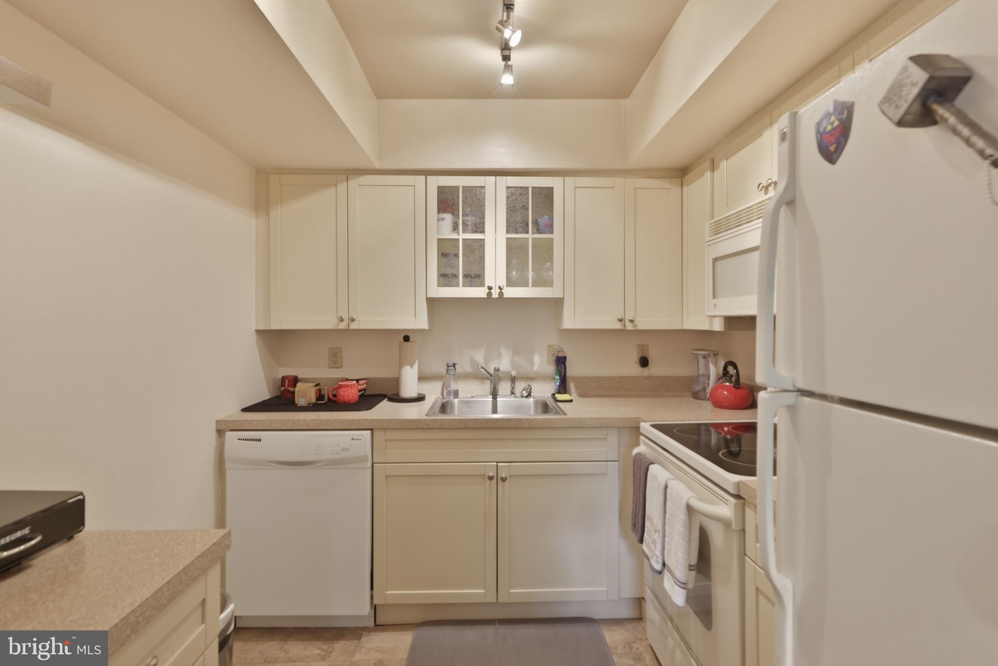 YARDLEY COMMONS - Residential