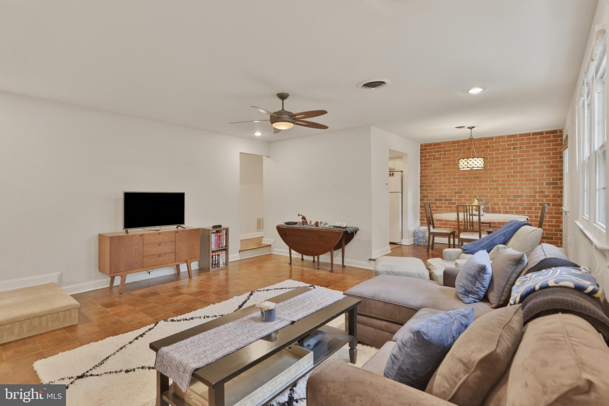 YARDLEY COMMONS - Residential