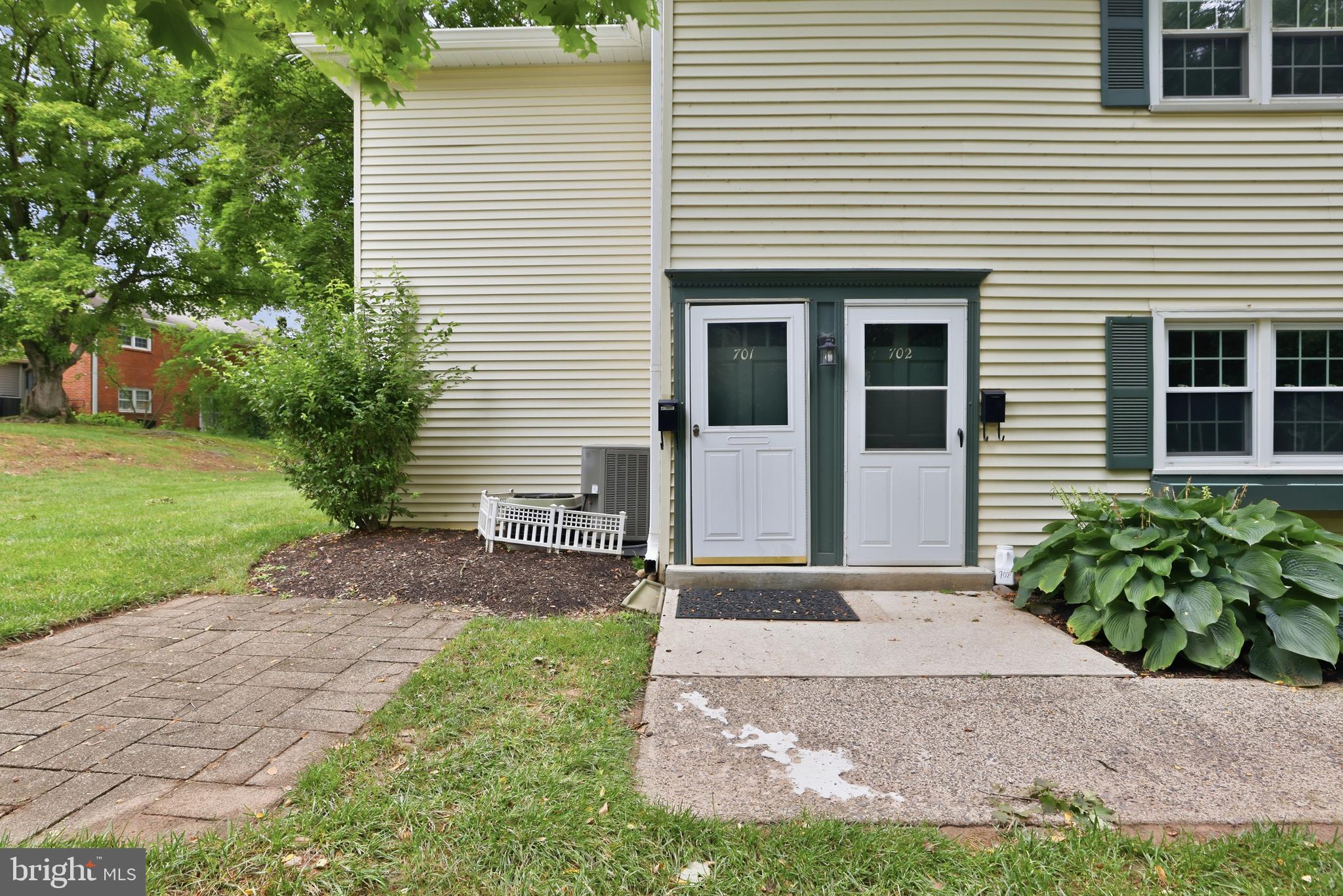 YARDLEY COMMONS - Residential