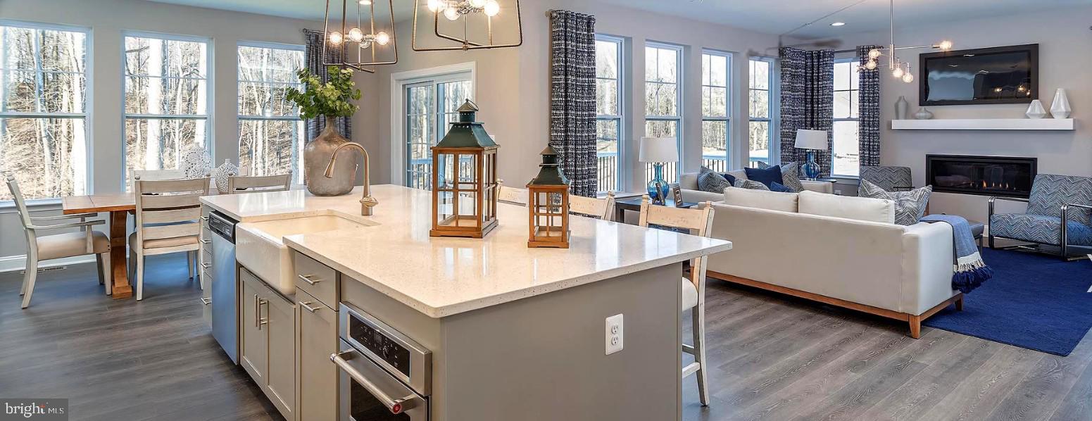 BROOKFIELD - Residential