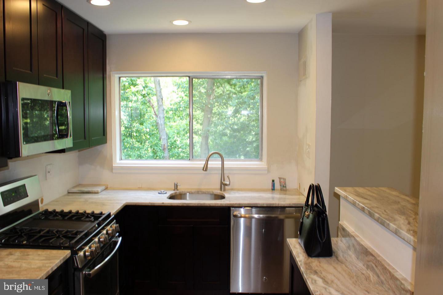 PARKSIDE CONDOMINIUMS - Residential Lease
