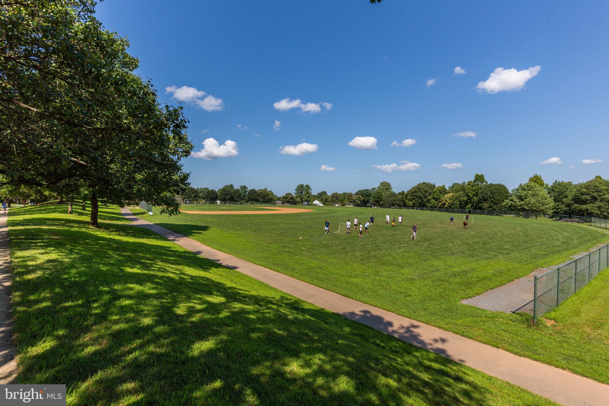 POTOMAC COMMONS - Residential