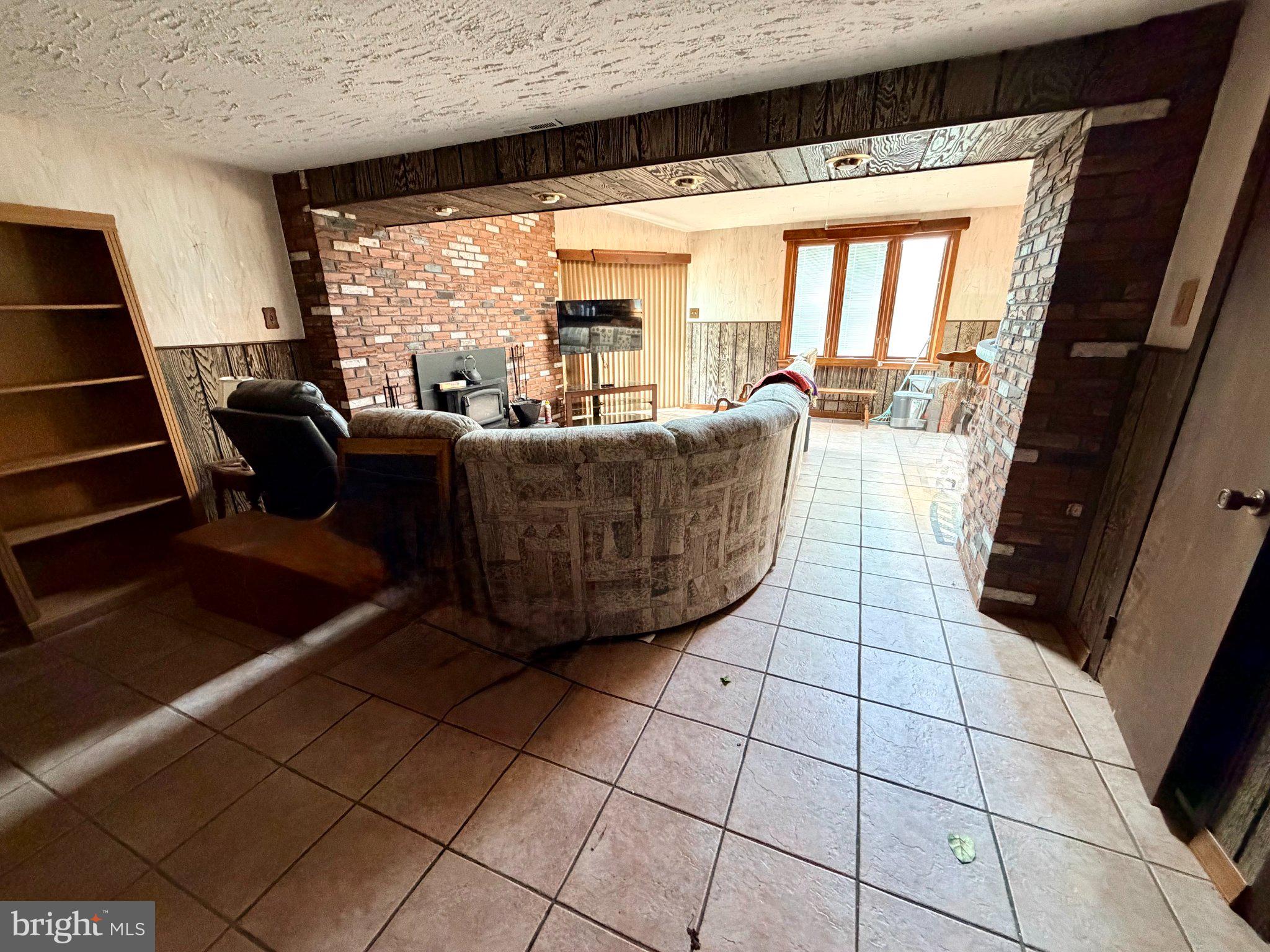 BURGUNDY HILLS - Residential