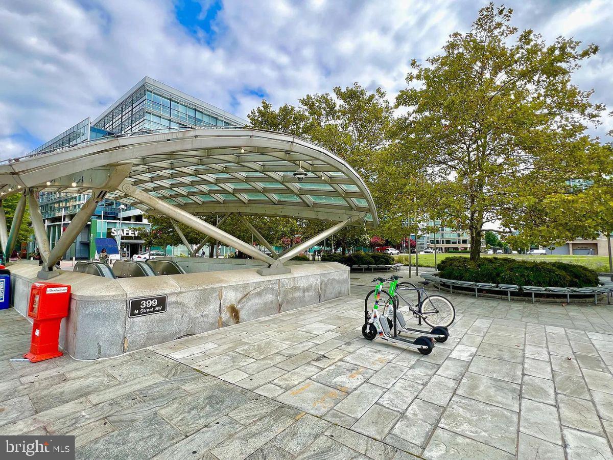 WATERFRONT - Residential