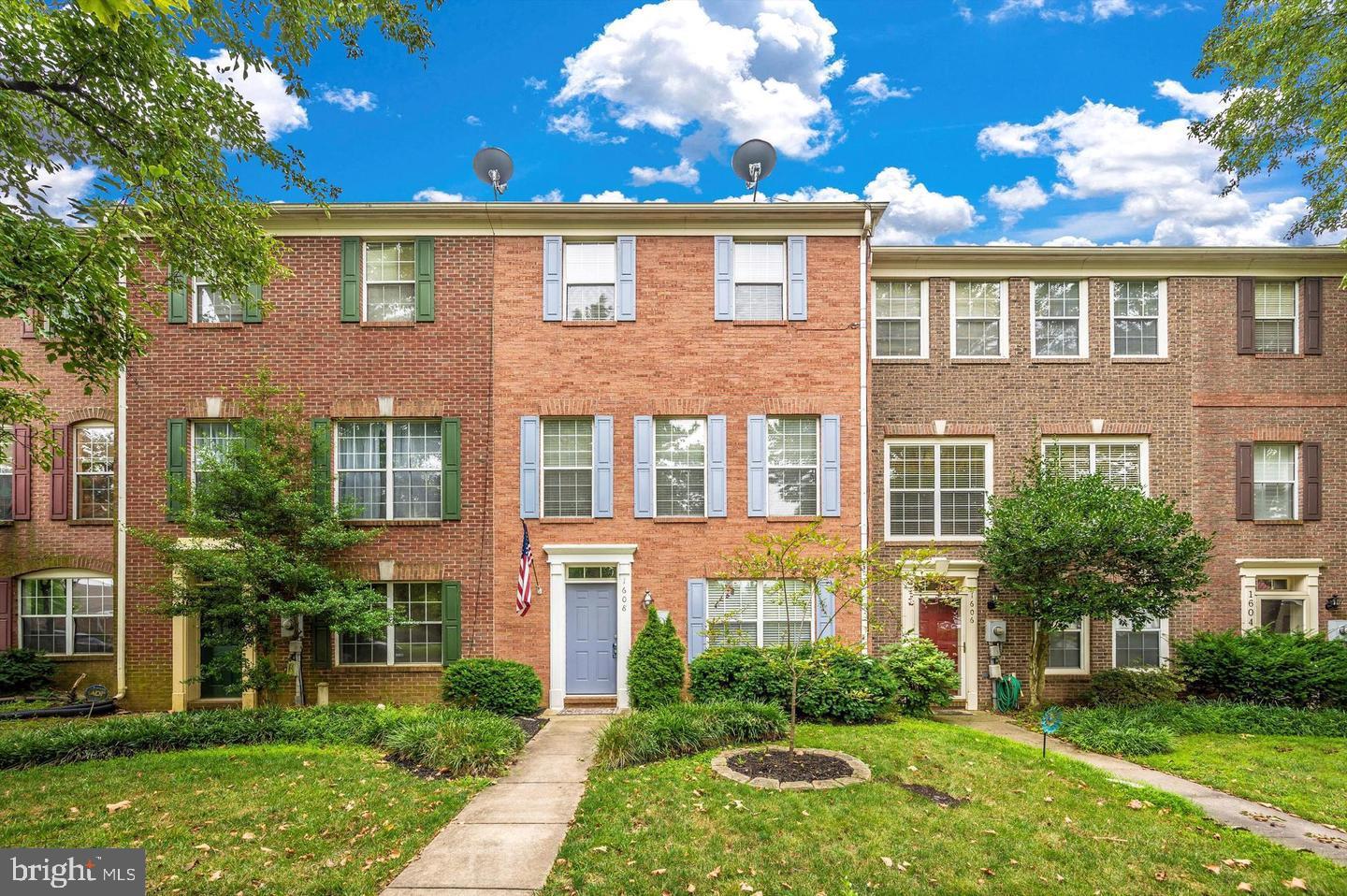 DEARBOUGHT - Residential Lease