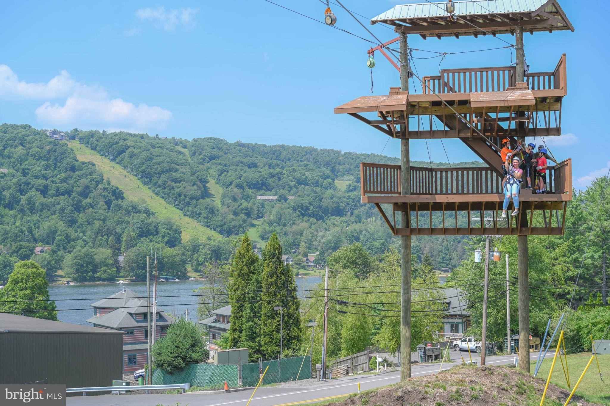 HIGHLINE - Land