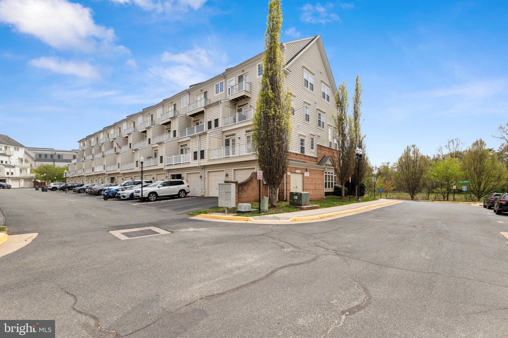THE TOWNES AT VILLAGE PLACE - Residential
