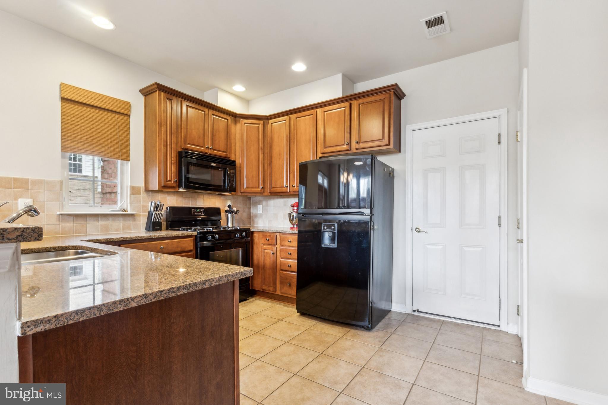 THE TOWNES AT VILLAGE PLACE - Residential