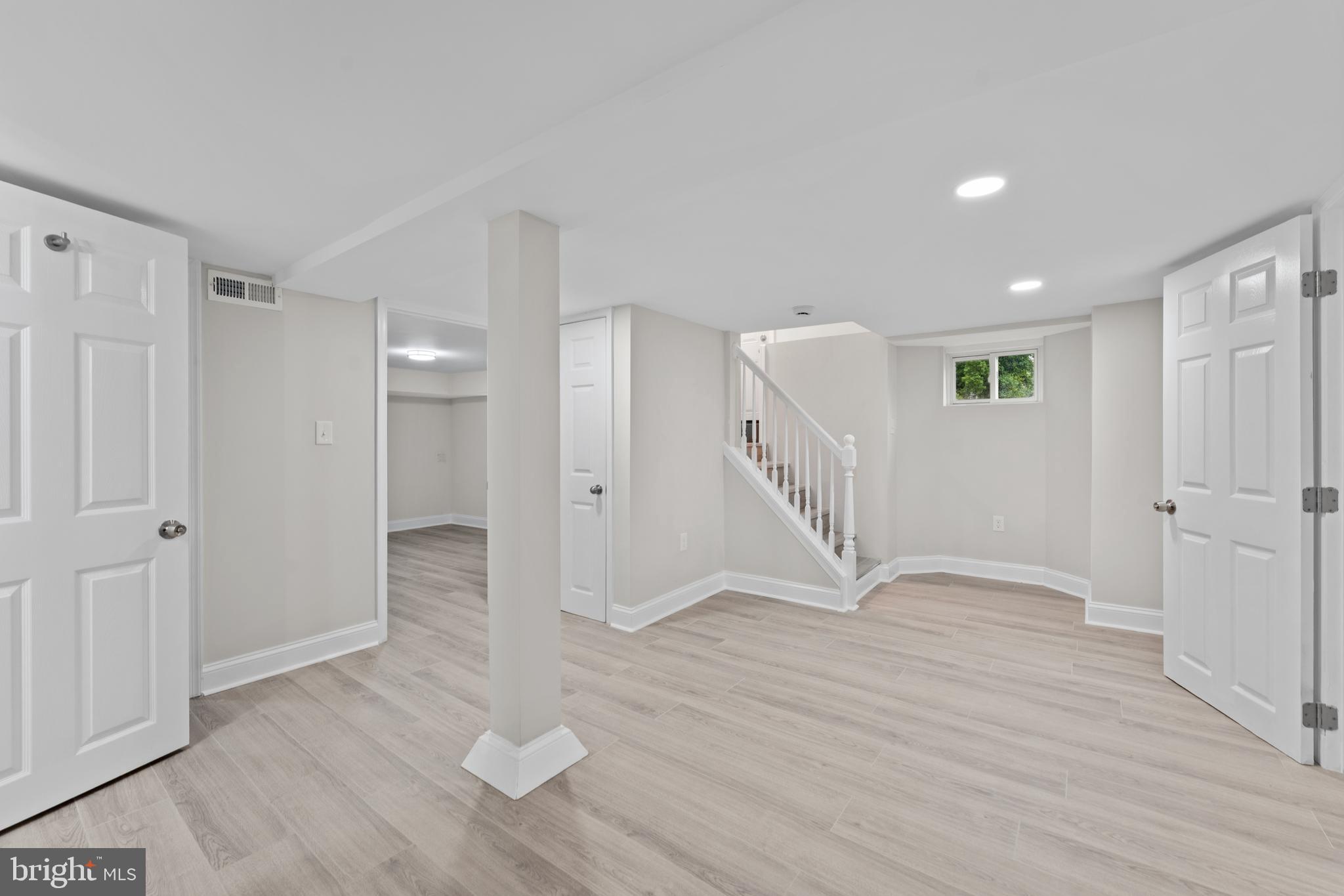 WINDSOR  MILL - Residential